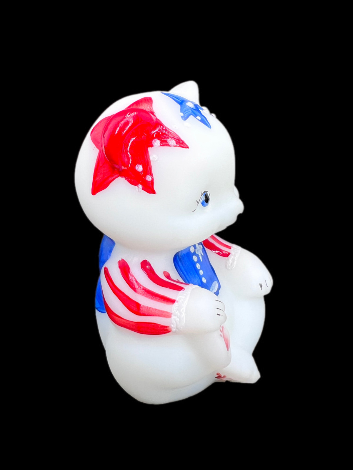 Fenton 2001 Sitting Bear Patriotic Stars and Stripes White Satin Glass Signed