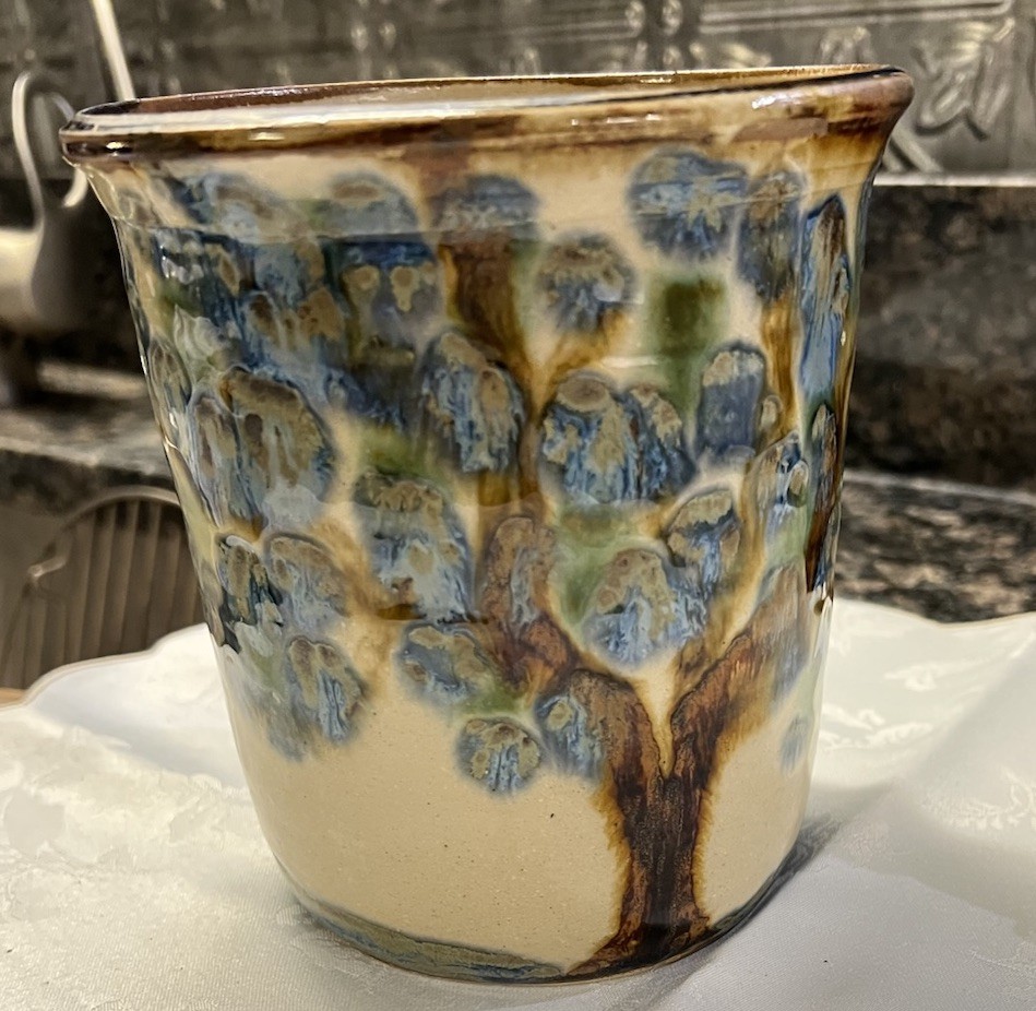 Beautiful Janet Resnik Pottery NC Tree of Life Planter Blue floral 6” x 5.75”