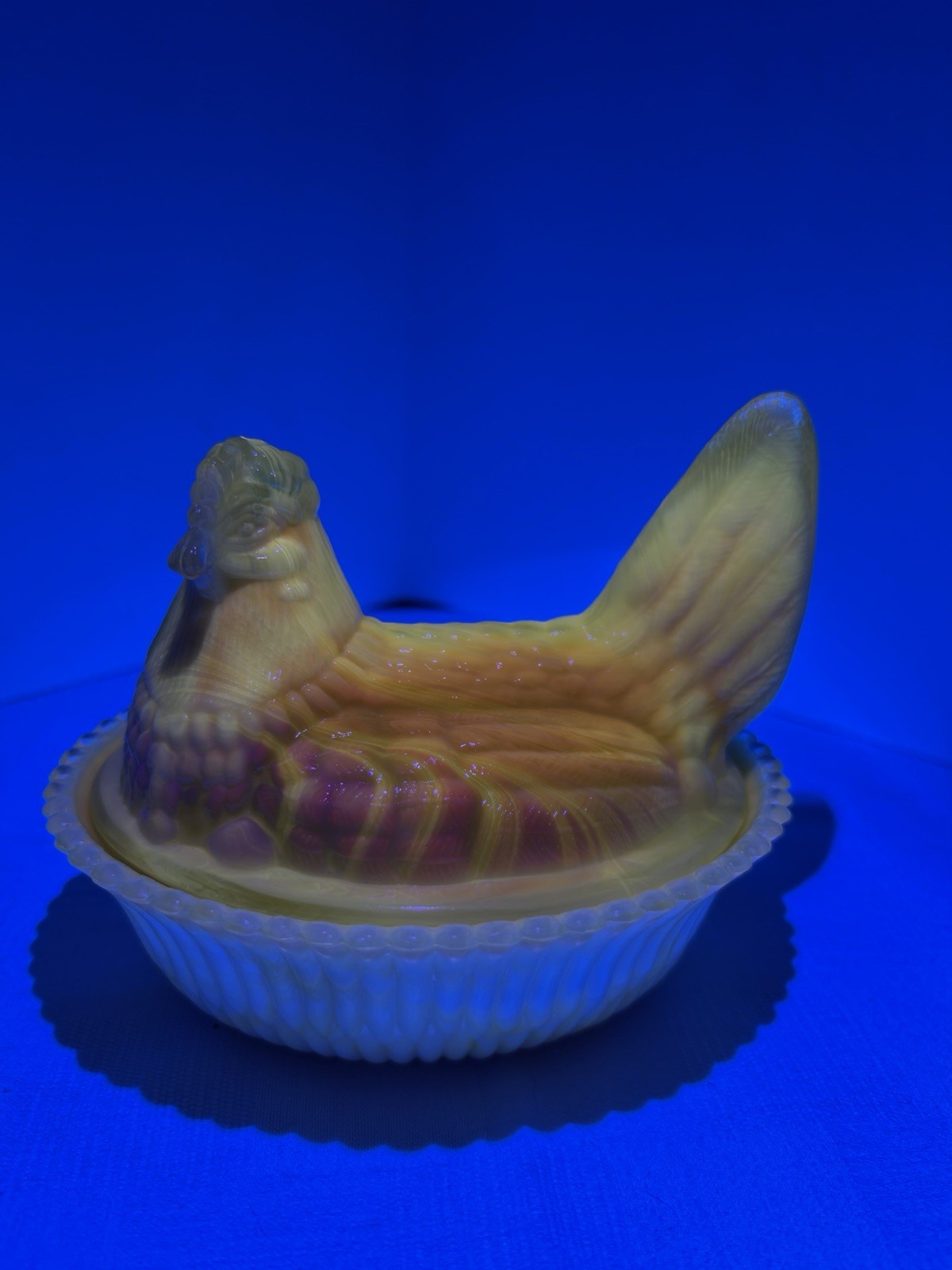 Boyd Banana Cream Slag Hen On Nest ~~Glows ~~