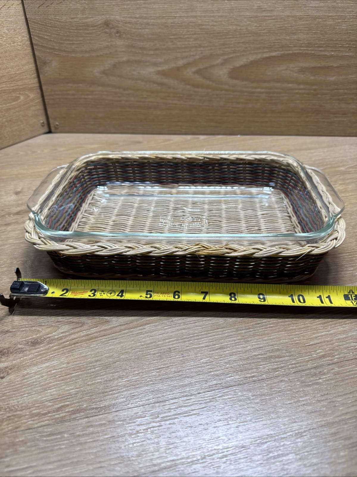 Vintage Pyrex Design 2QT. Oblong Baking Dish in Rattan Basket 2320-CB