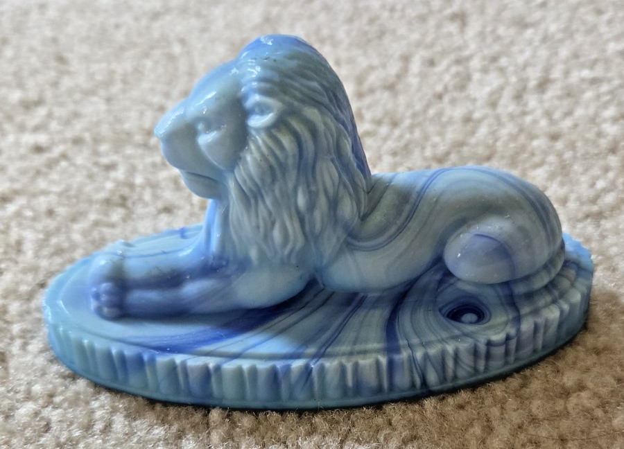 Summit Art Glass Oscar Lion Twilight Blue Slag Fig Paperweight R Vogelsong
