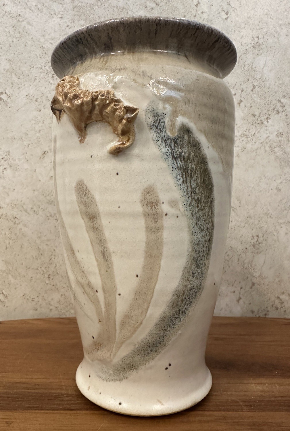 Signed Studio Pottery Vase Applied Lion Relief Art Ceramic 8.5” Handmade – 3D