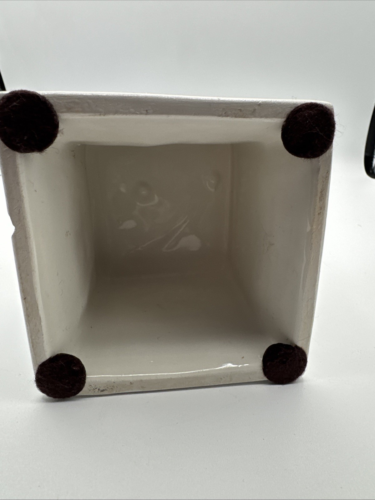 1960s Italian Ceramic White Obelisk Paw Feet 18 3/4 Inches