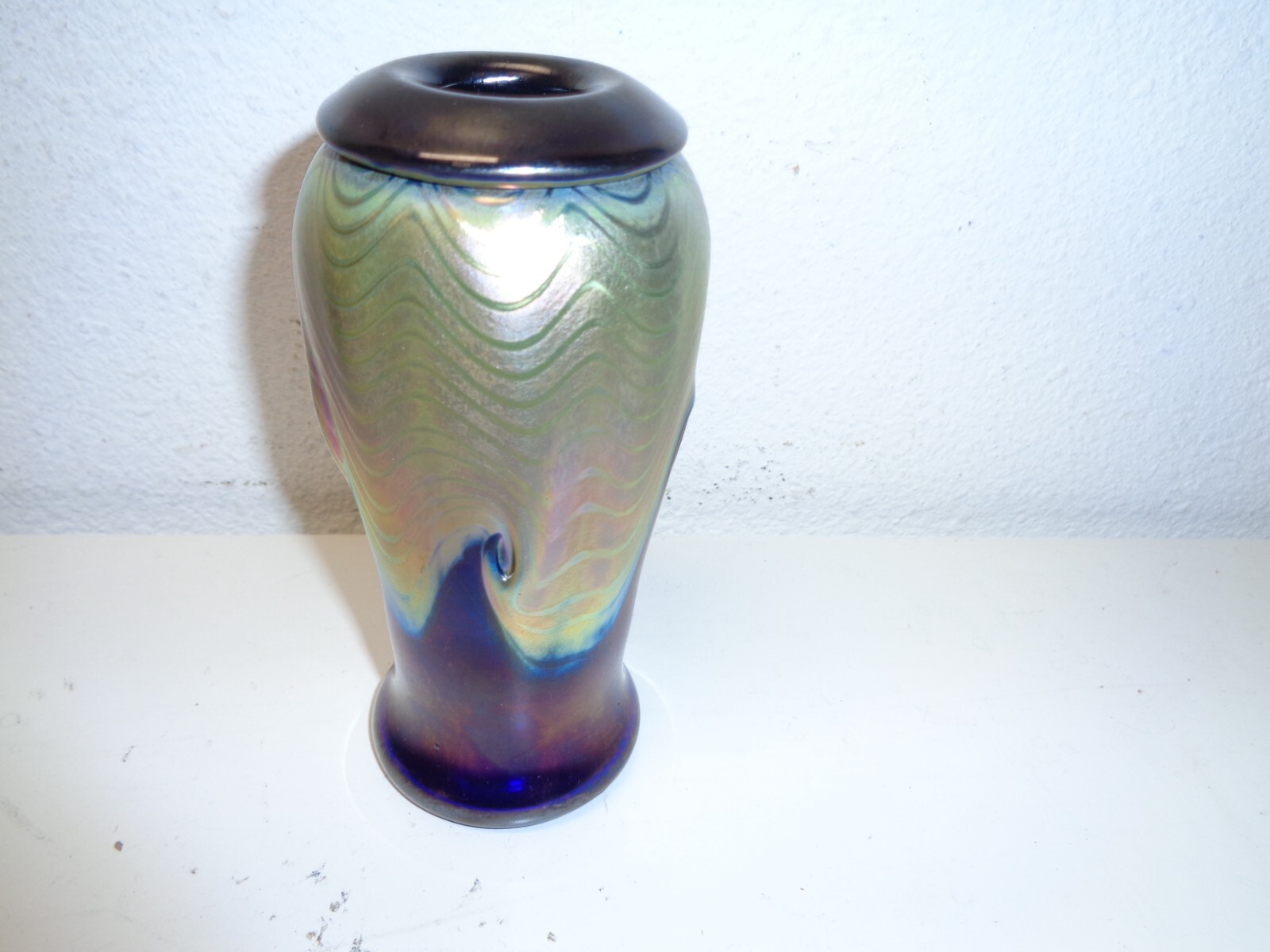VINTAGE ART GLASS BLUE AURENE Lustre VASE Feathered