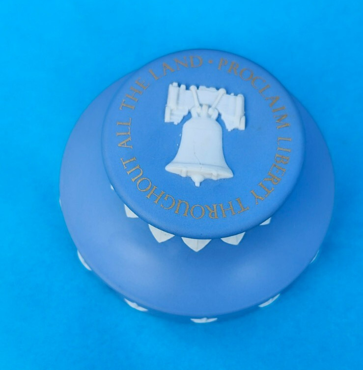 Exclusive Wedgwood Collectors Society Blue Jasperware Liberty Bell Paperweight