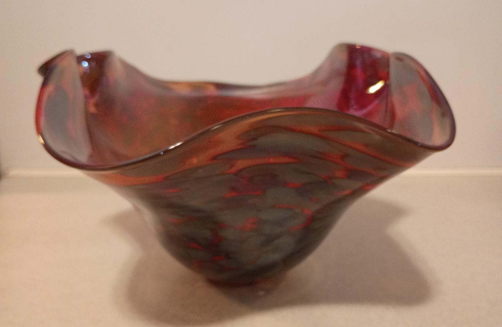 2005 Large Signed Robert Eickholt Red Confetti Wavy Art Glass Vase/Bowl