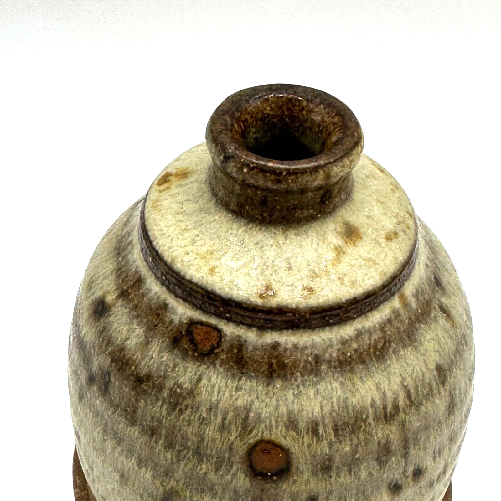 J.Mills Brown County Pottery Art Studio Indiana 4.8″ Oil Lamp Signed 1985 (Note)