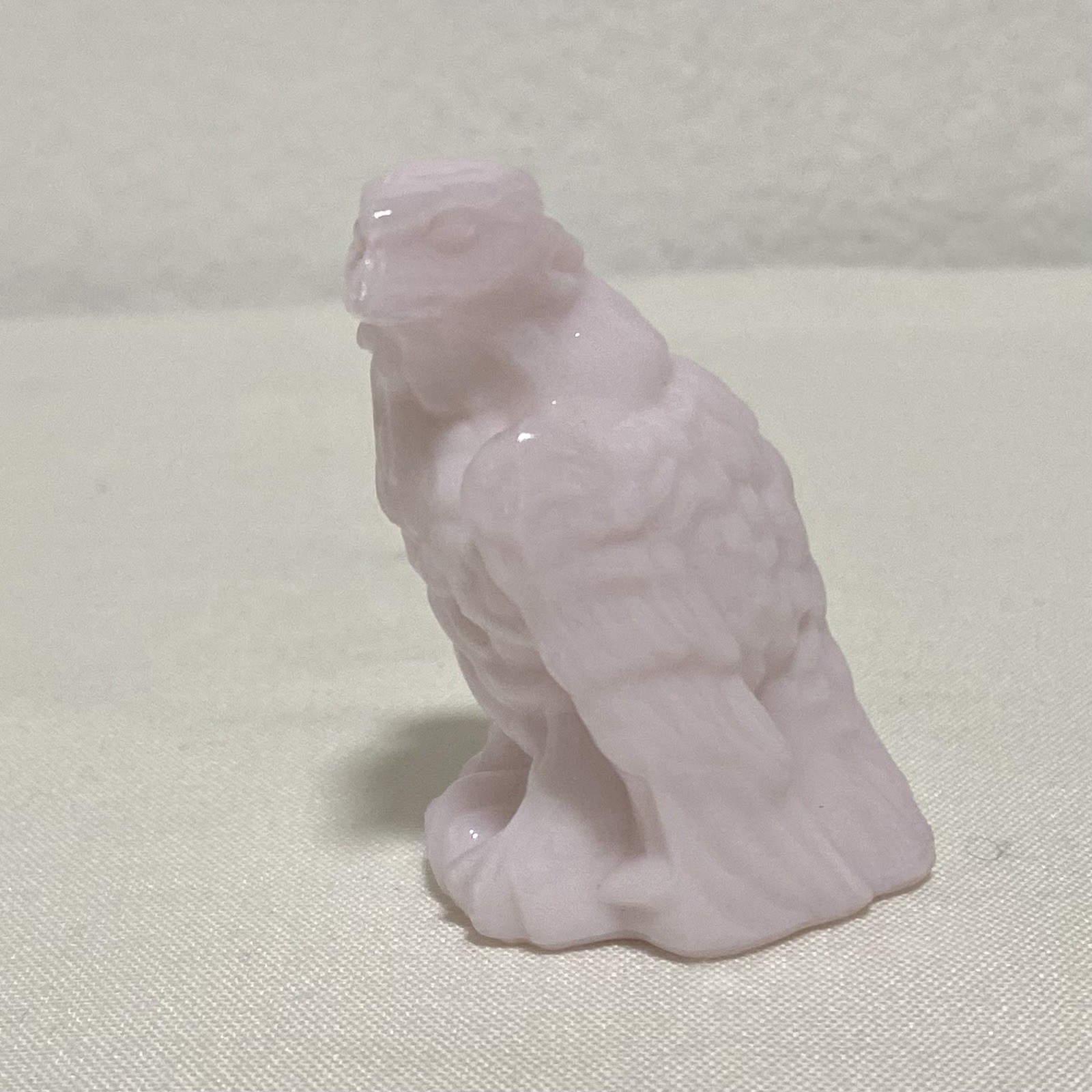Boyd Glass Miniature “Bernie The Eagle Figurine” Cashmere Pink #130 Vintage 1992