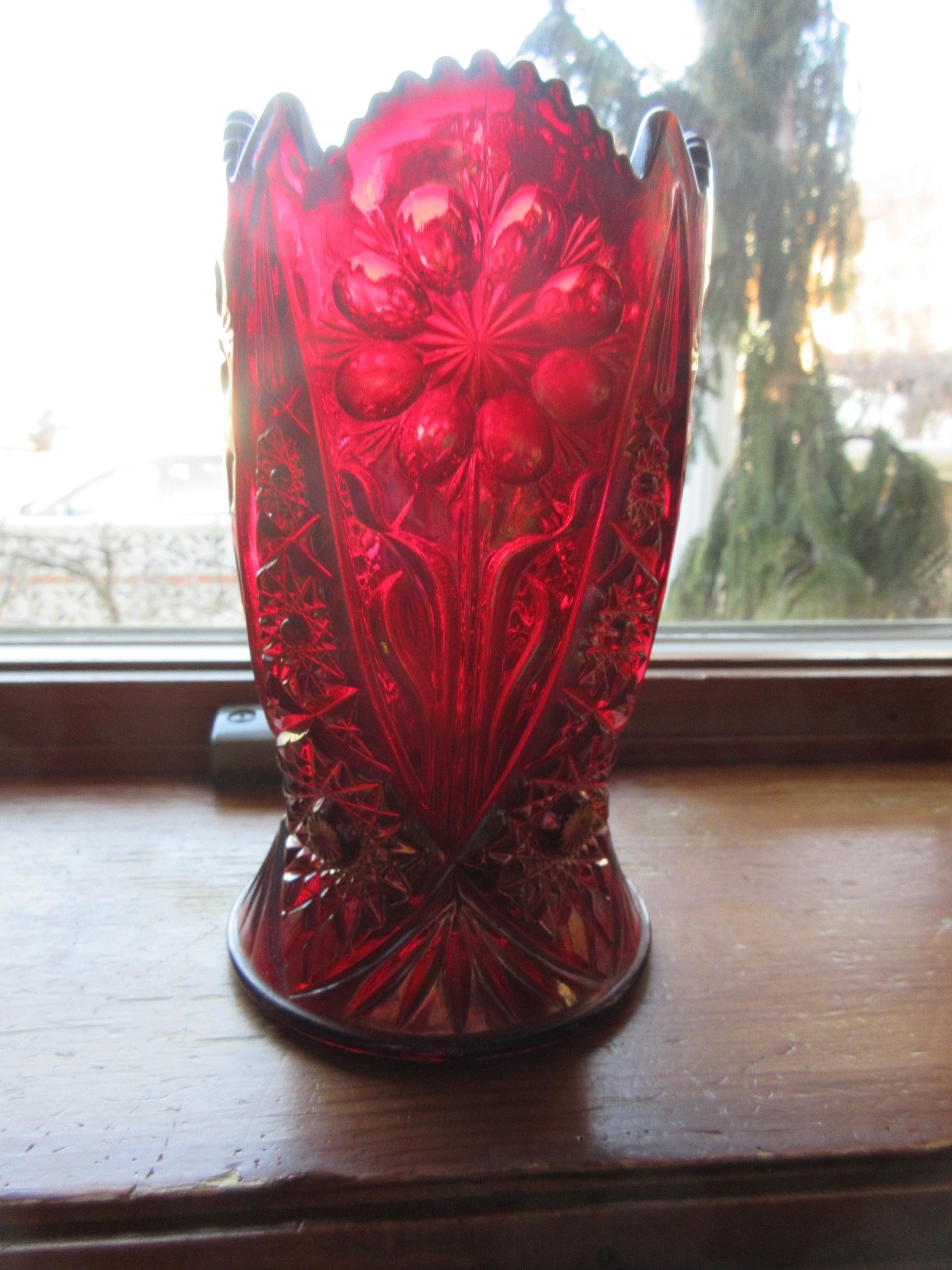 VINTAGE IMPERIAL 474 IRIDENCENT RED CARNIVAL GLASS VASE 6 1/2 INCHES