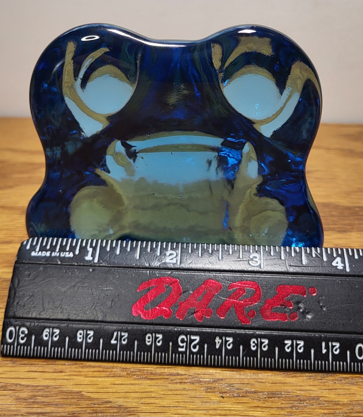 VINTAGE INDIANA/ SILVESTRI AQUA FROG GLASS PAPERWEIGHT.NO CHIPS
