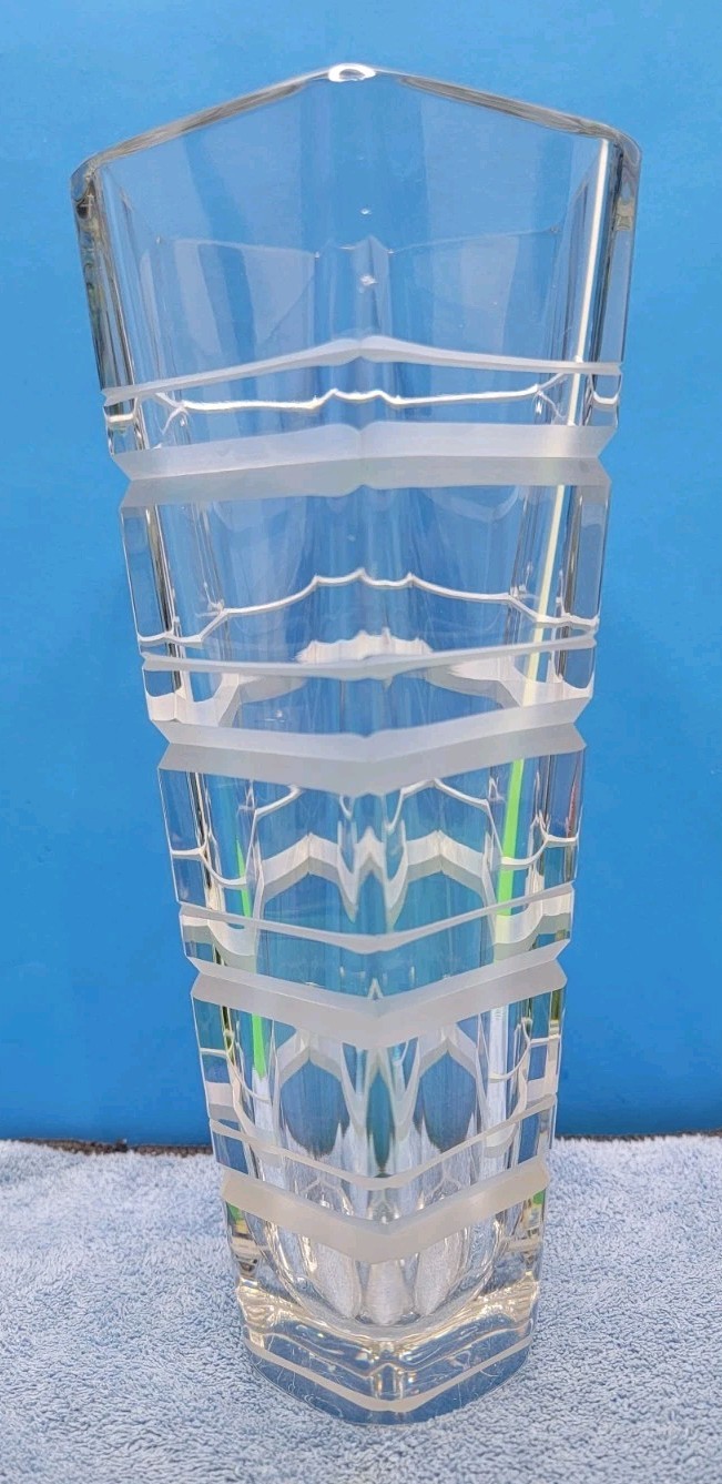 Vintage 10″ Mikasa Hoya Crystal Horizon Vase – Clean.