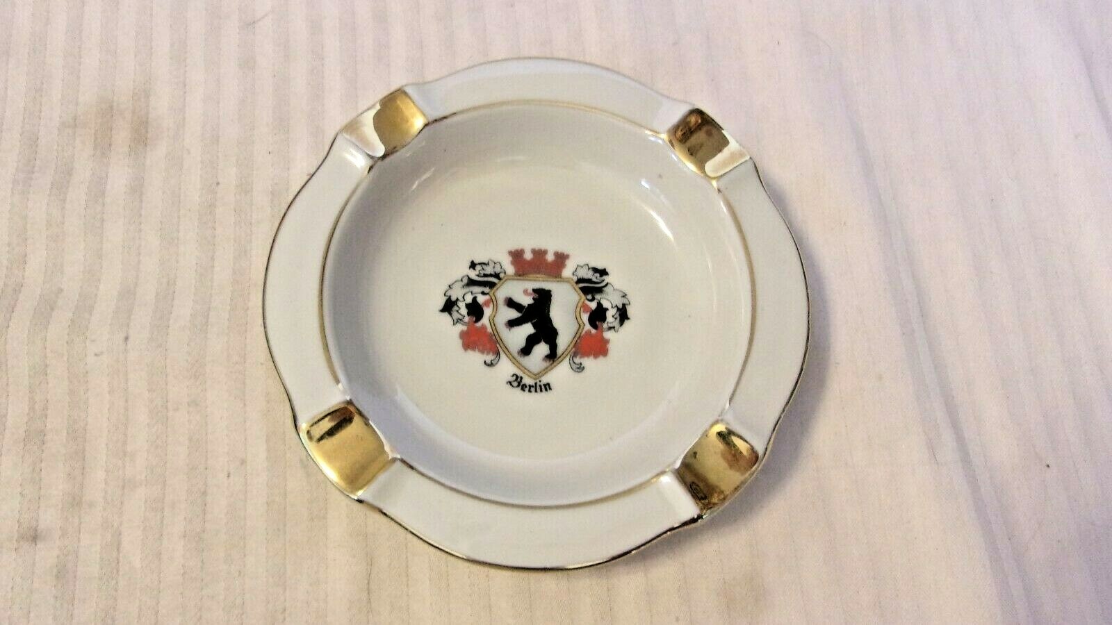 Vintage Berlin Logo Ash Tray Porcelain from Johann Leltmann Vohenstraub #56