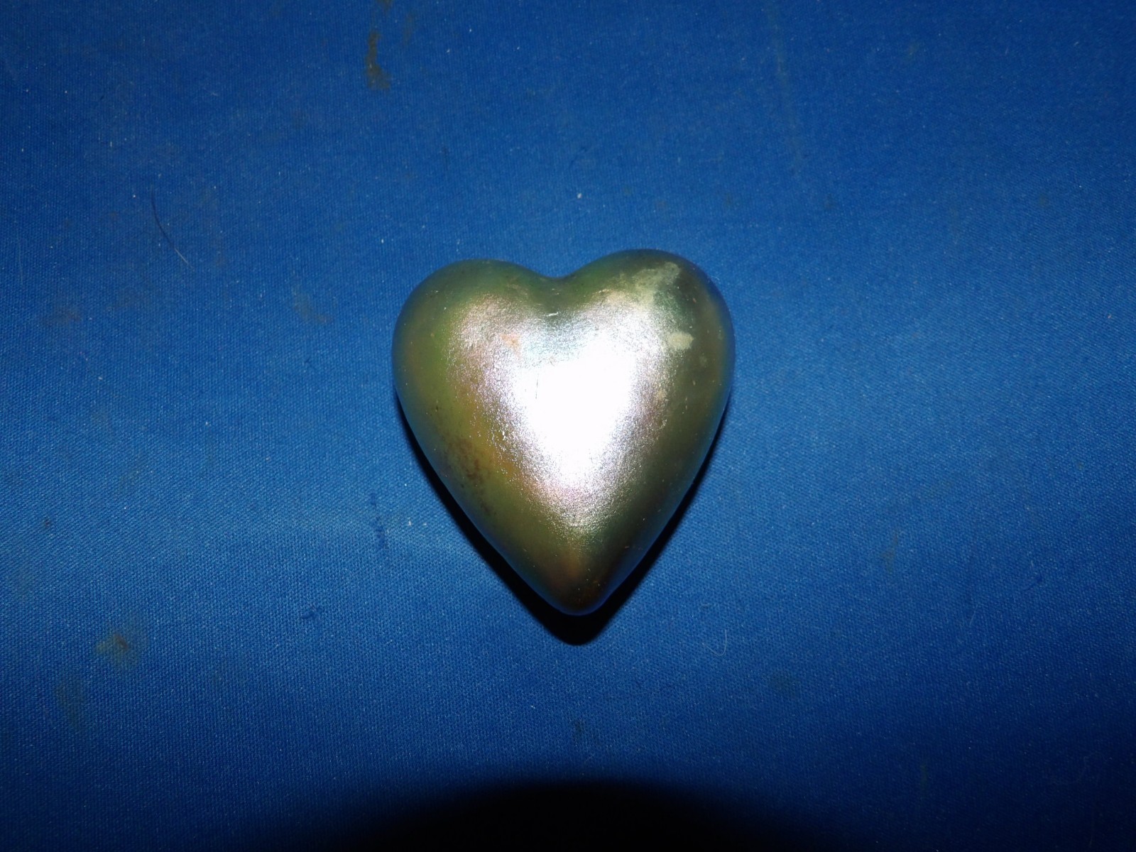 Robert Held Iridescent Heart Art Glass Paperweight Signed RHAG Hand Blown