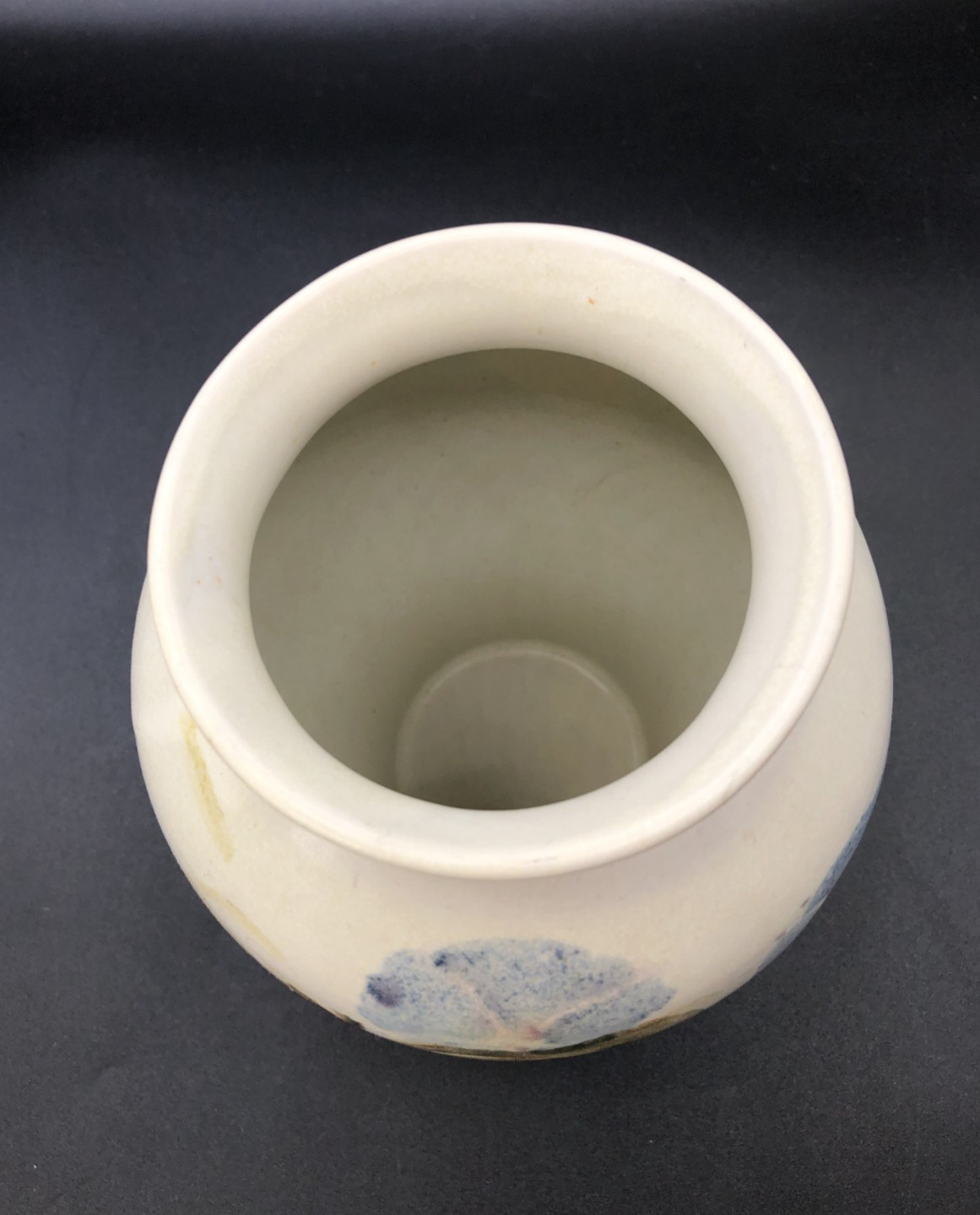 Studio Art Pottery Artist Initialed SH/HS Ceramic Morning Glory Vase 7″x6″ Mint