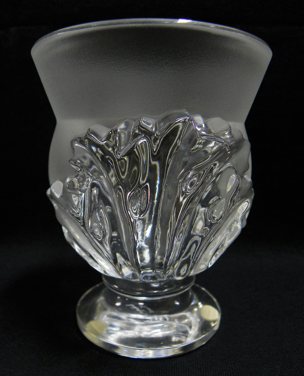 LALIQUE FRANCE ST. CLOUD HEAVY CRYSTAL FROSTED VASE WITH ACANTHOS LEAVES