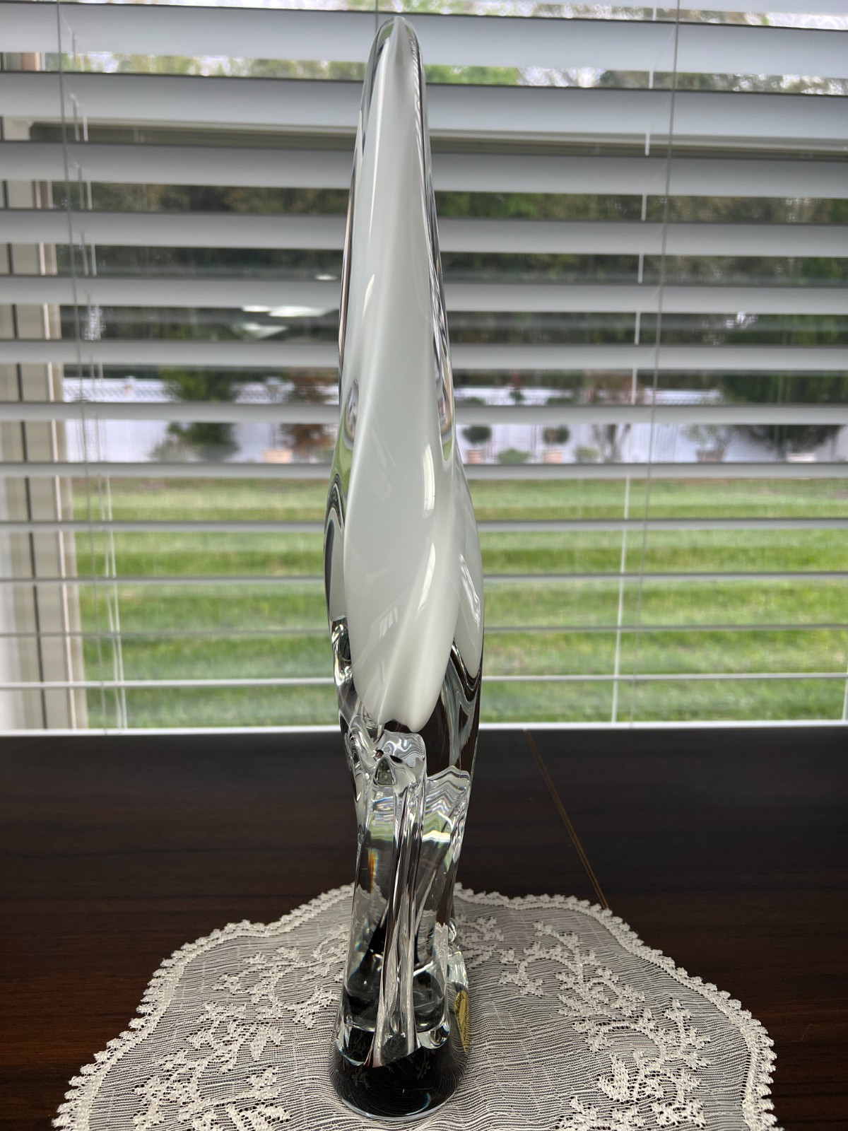 ADAM JABLONSKI ART GLASS HANDBLOWN POLAND SIGNED SCULPTURE 15.75″ WHITE BURGUNDY