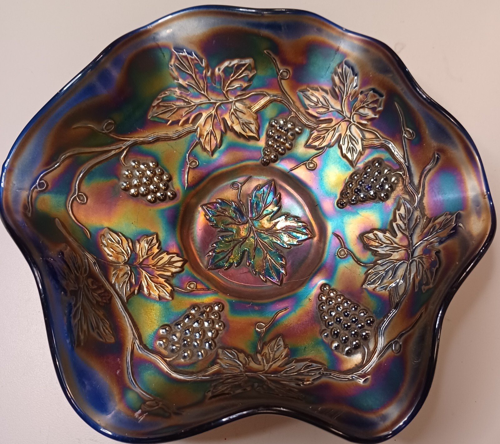 Fenton Vintage Carnival Glass Blue Purple Grape And Cable Pattern Bowl