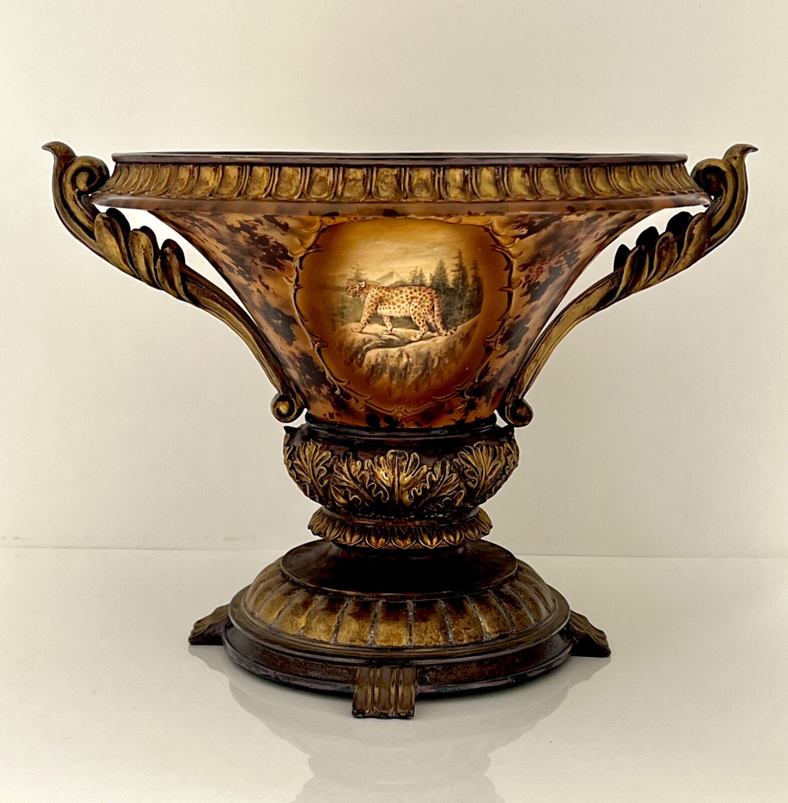 Decorative Centerpiece Resin Footed Vase Neoclassical Style Animal Design