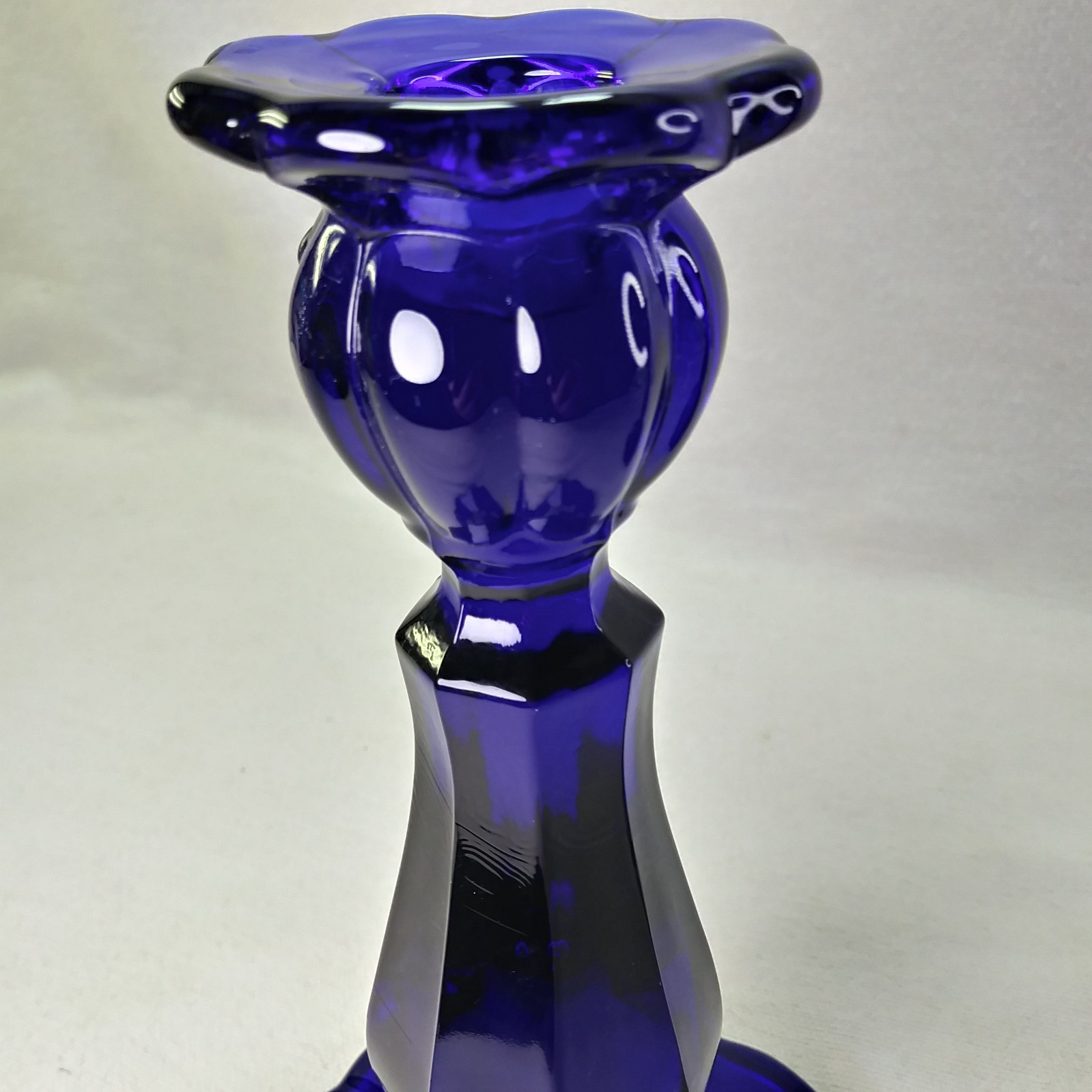 Pair Vintage Fenton Dark Cobalt Blue Glass Candlesticks 8″ Fluted Scalloped Base