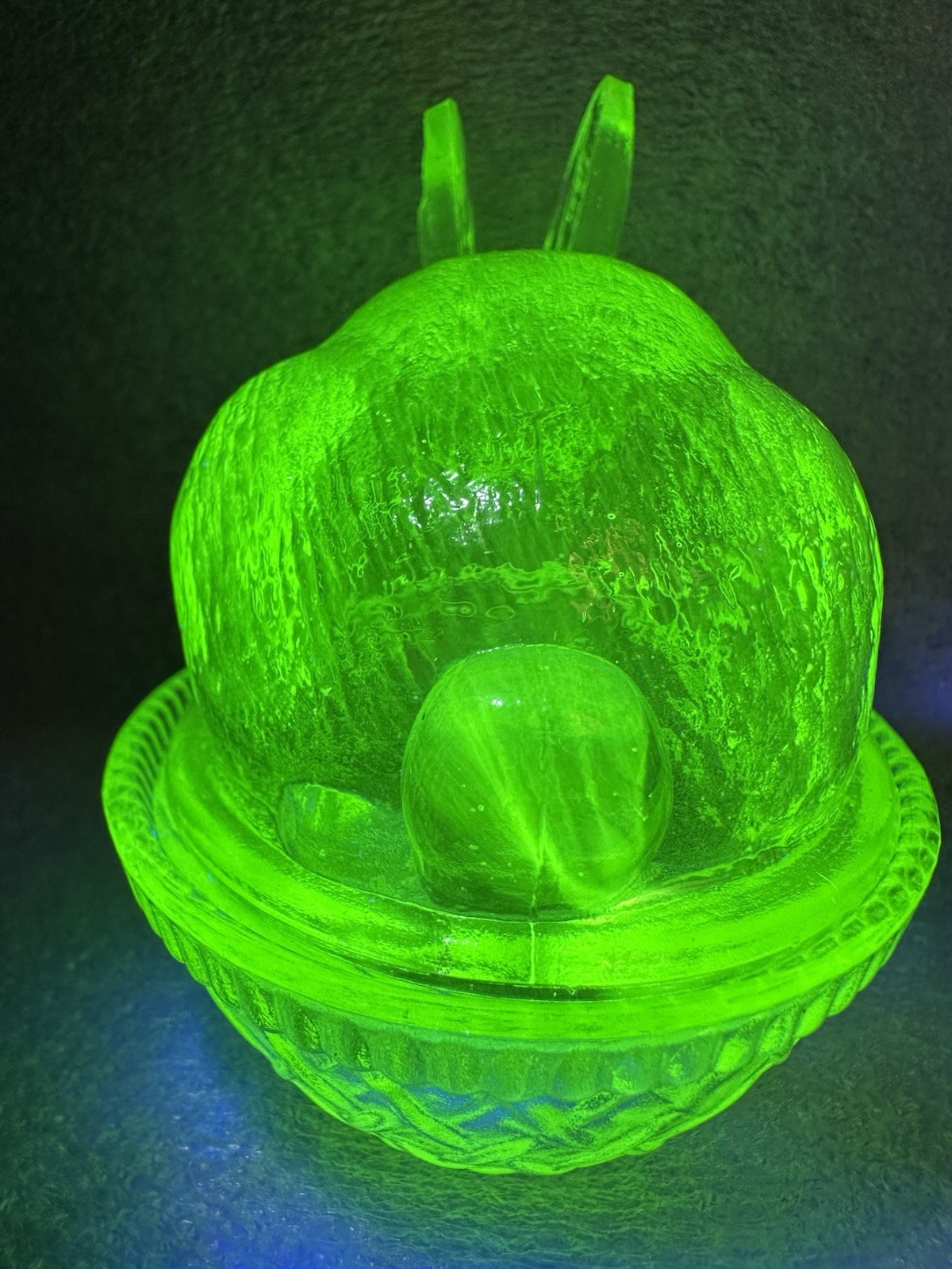 Wilkerson Green Uranium Glass Bunny On A Nest 5”x 4” Trinket Dish, Lidded Bowl