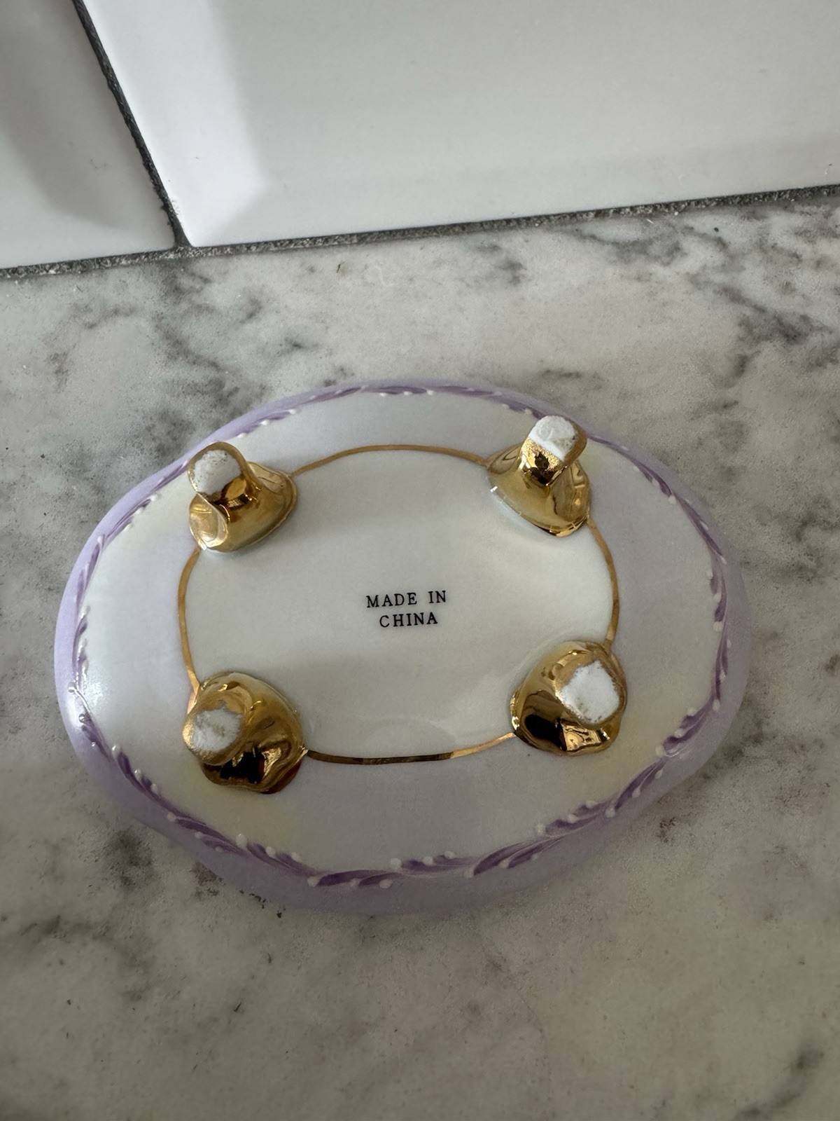 Vintage Porcelain Purple Hydrangea Porcelain Trinket Jewelry Box 24k Gold Trim