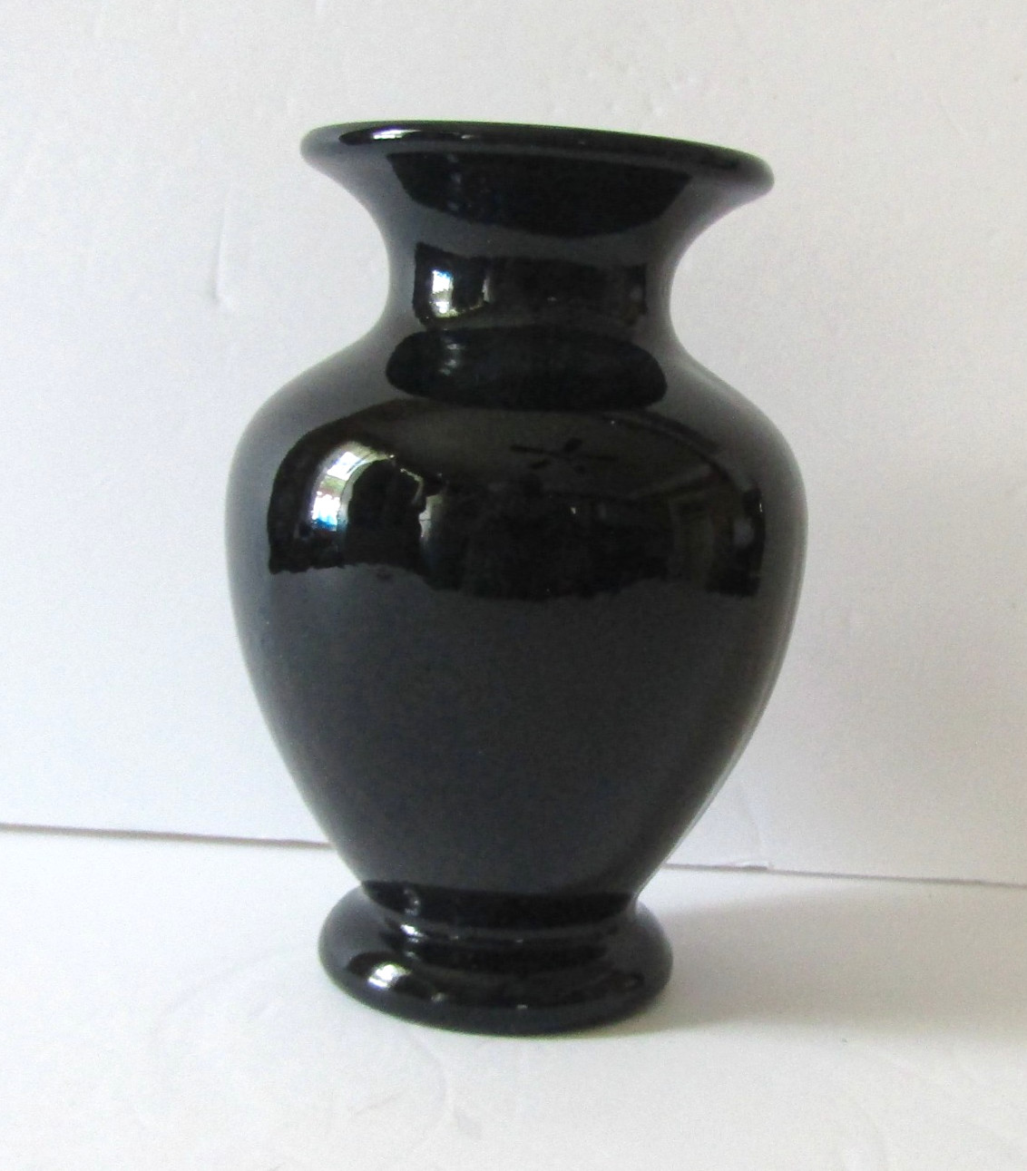 Fenton Art Glass 1980s Black Amethyst 6 1/2″ Tall Round Plain Vase Unpainted
