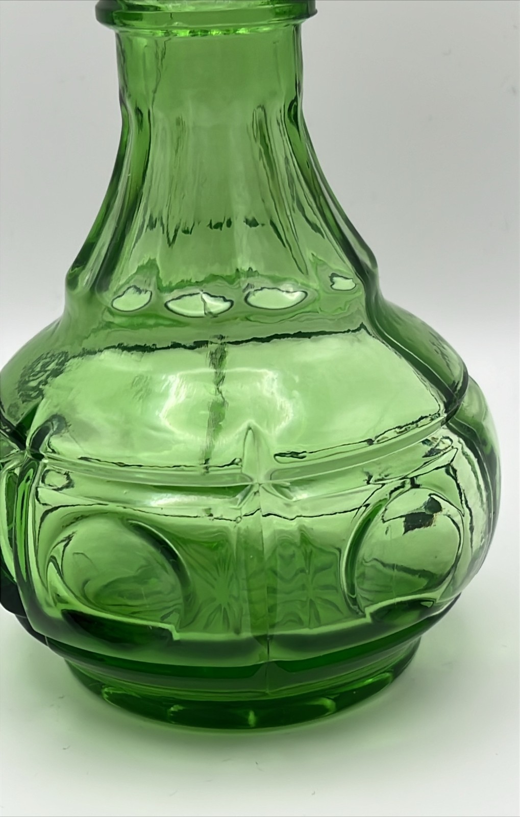 Vintage Wheaton Emerald Green Glass bottle bud vase Bullseye Pattern 5.5″ EUC