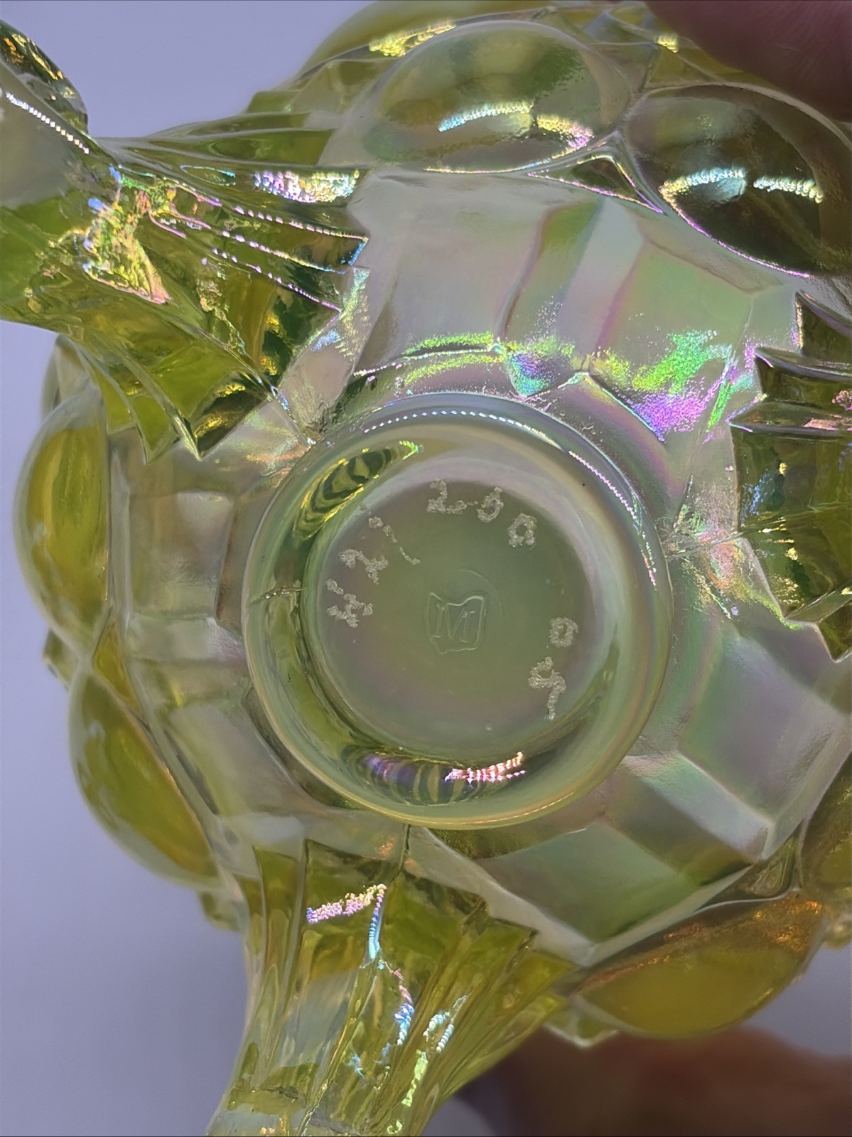 Mosser Eye Winker Spooner Vase 6″ Vaseline Opalescent Iridescent LE 42/200 2005