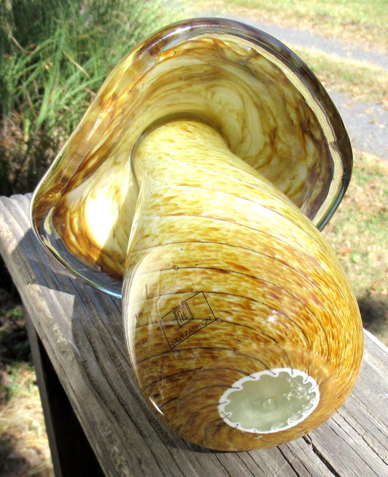 New Fashion Art Glass Brown Mushroom Paperweight Figure Garden