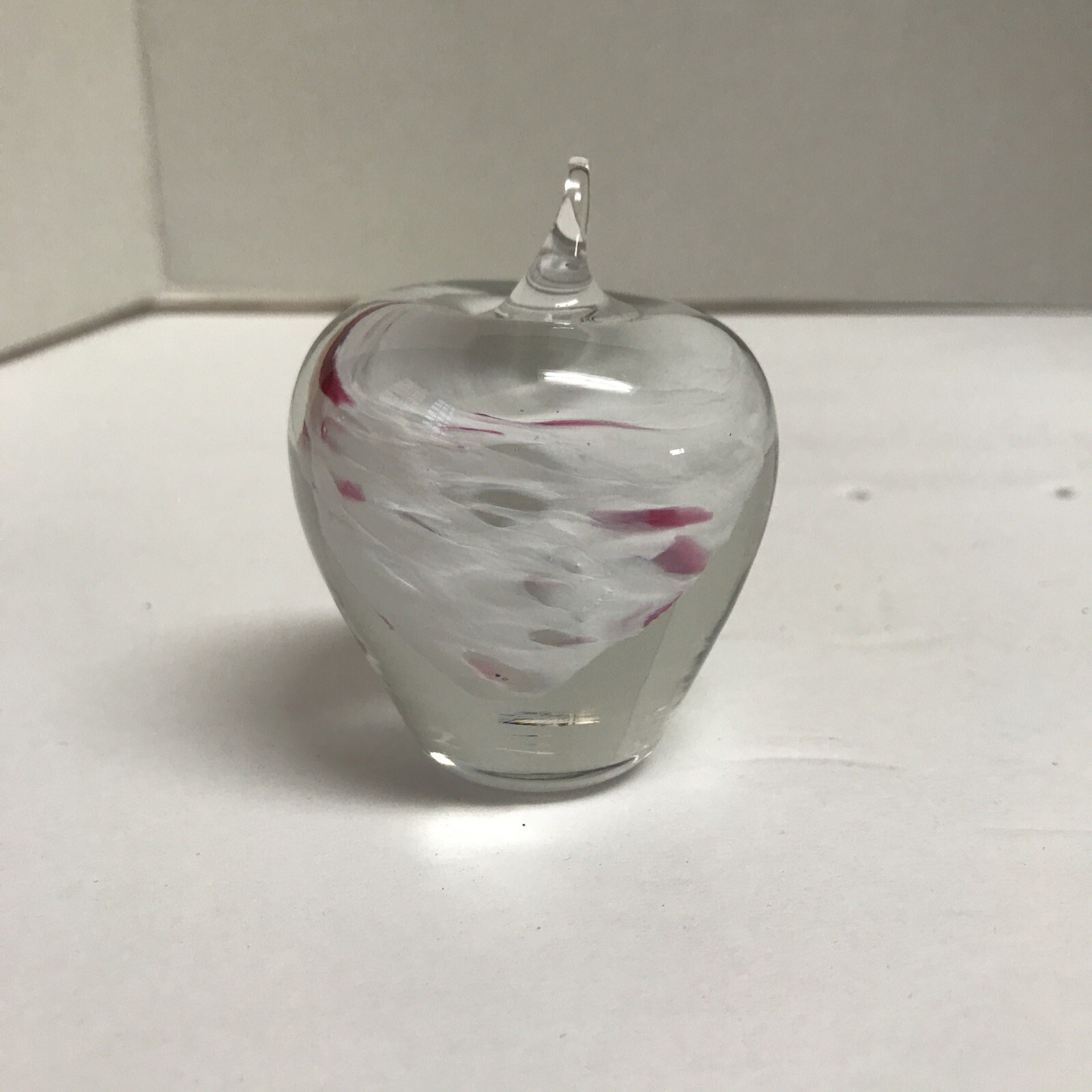 Anton INTAGLIO Clear White & Pink Swirl Art Glass APPLE Shaped Mini Paperweight