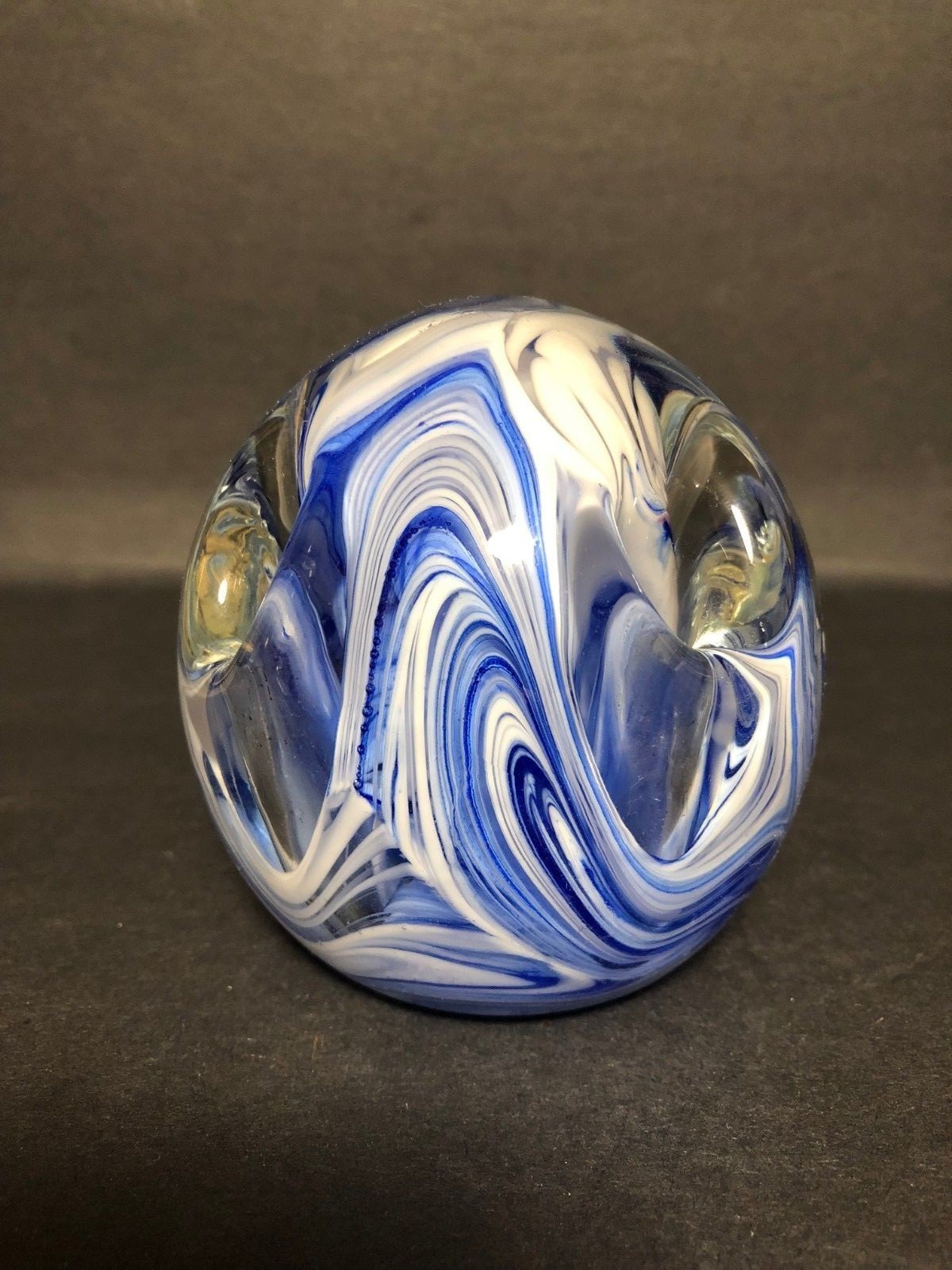 GORGEOUS RARE SIGNED JOHN GENTILE STUDIO DESK ART GLASS PAPERWEIGHT EAGLE G MARK