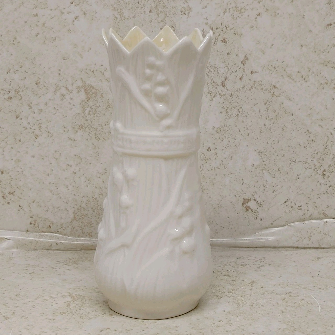 Belleek Lily Of The Valley Spill Vase Ivory 6.5″ Green Mark Ireland