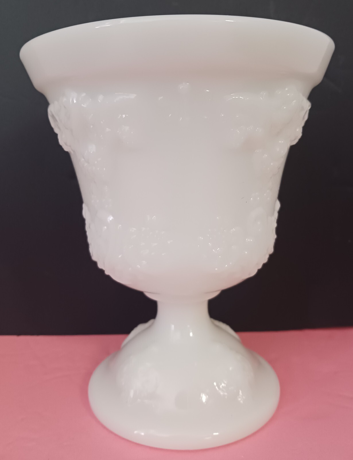Vintage E O BRODY Milk Glass Footed VASE/COMPOTE M4300 Planter Urn 7”x5.75”x4”