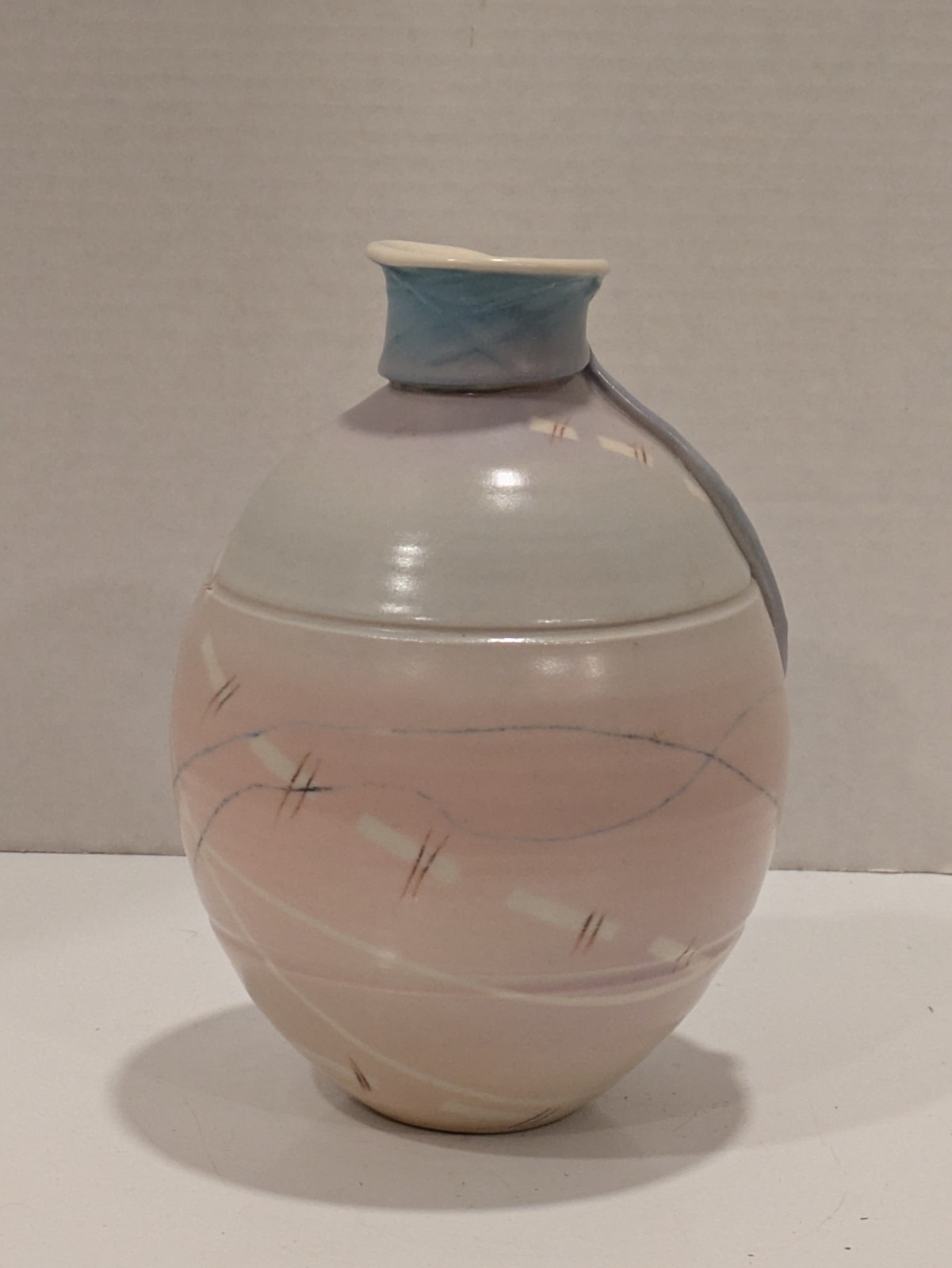 RARE Post-Modernist Abstract S HUBBARD Signed Glazed Pottery Vase 7 1/4″