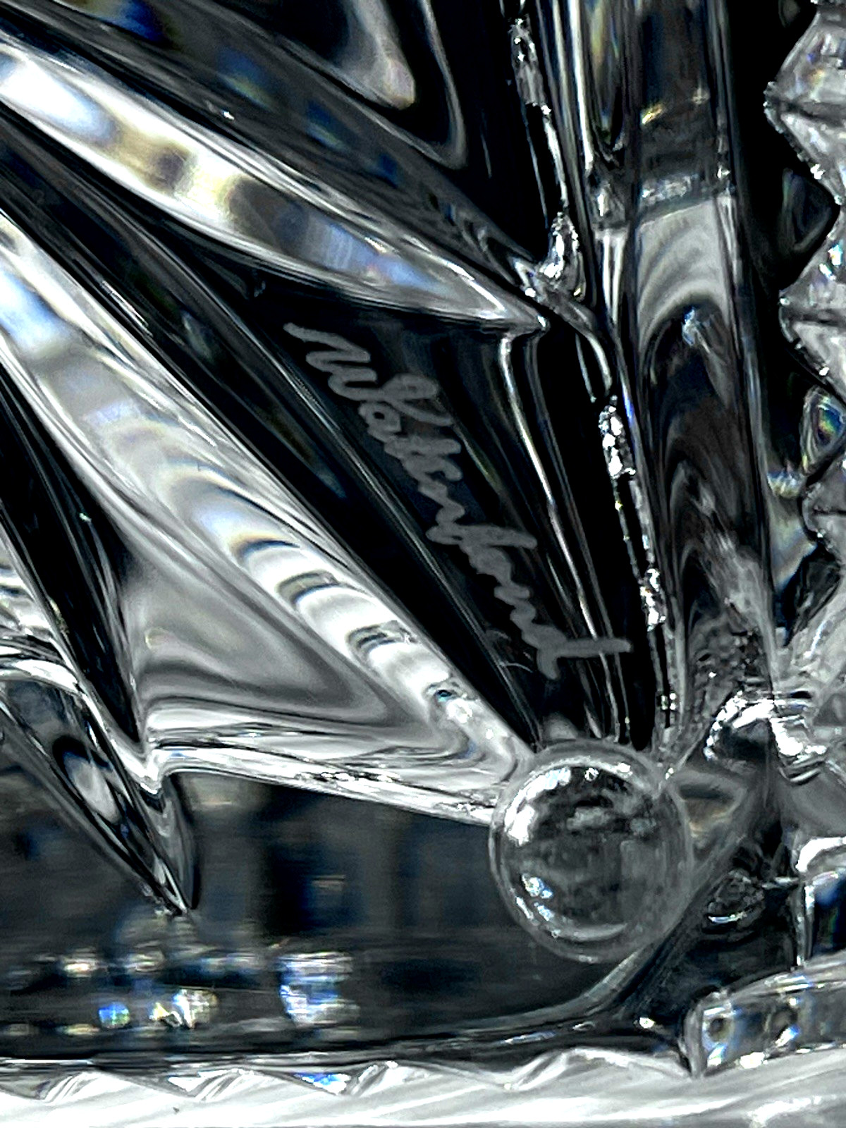 HOUSE of WATERFORD CRYSTAL MASTER CUTTER 12″ SQUARE VASE ~ MADE IN IRELAND
