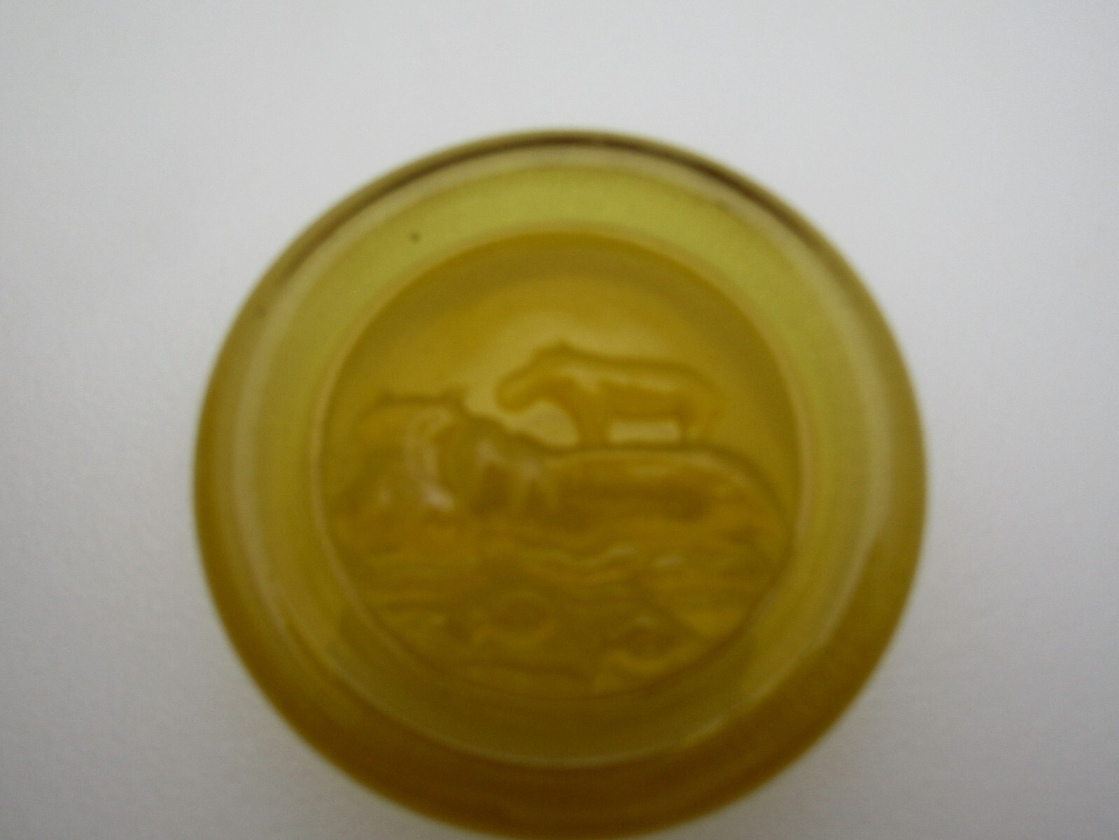 Unbranded Yellow Glass 2 1/2″ Round Flat Bottom Hippo With Baby Paperweight 3D