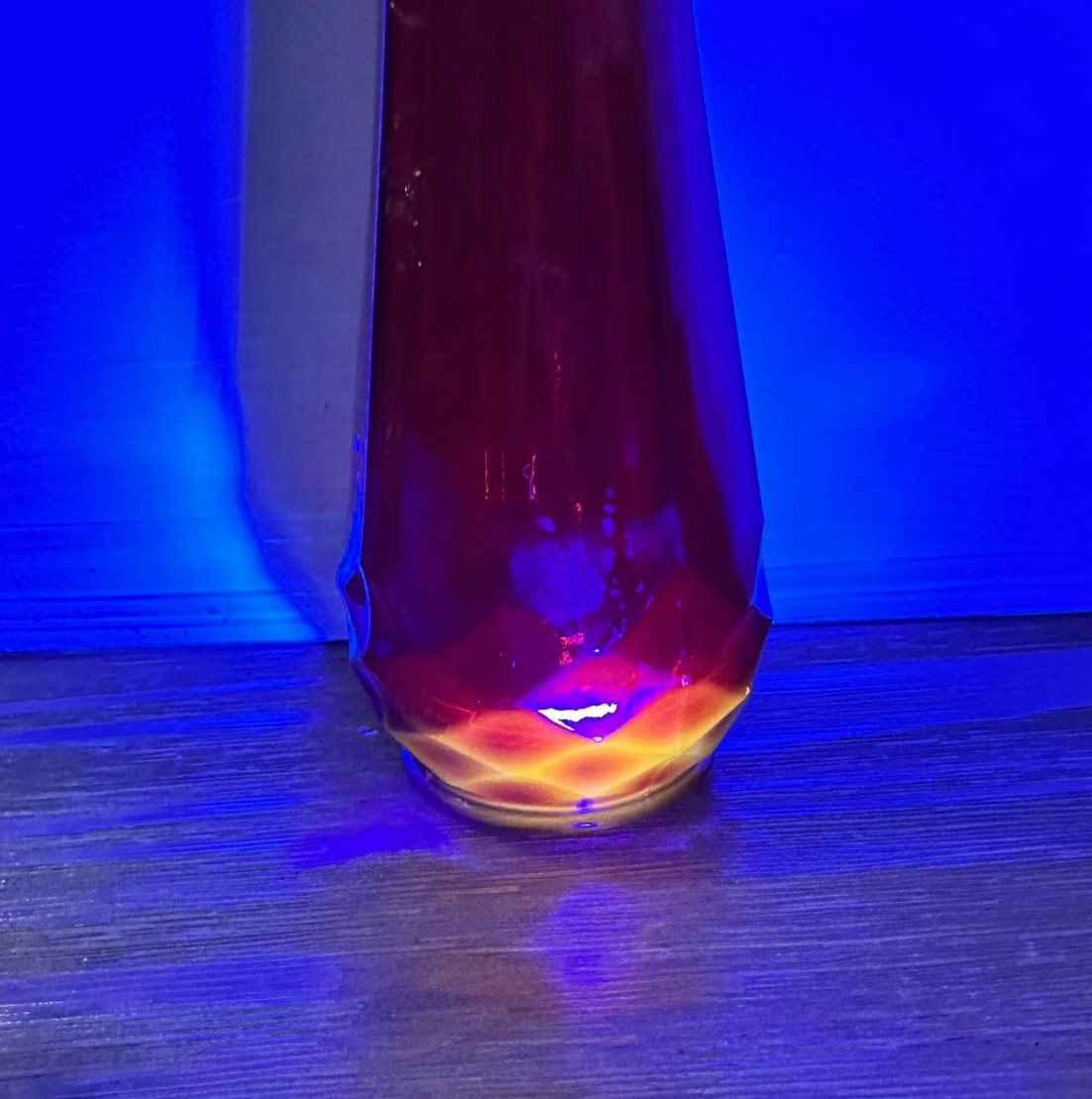 Vintage MCM LE Smith Fayette Pattern Swung Vase Amberina 15” T UV glow cadmium