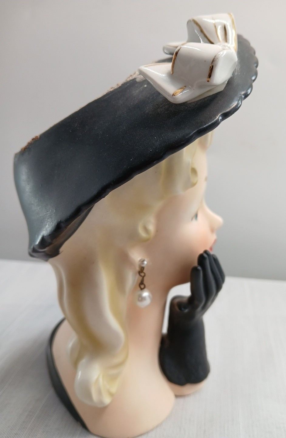 VINTAGE RELPO K1406 Classy LADY HEAD VASE Pearl Earrings Black Hat Gloves
