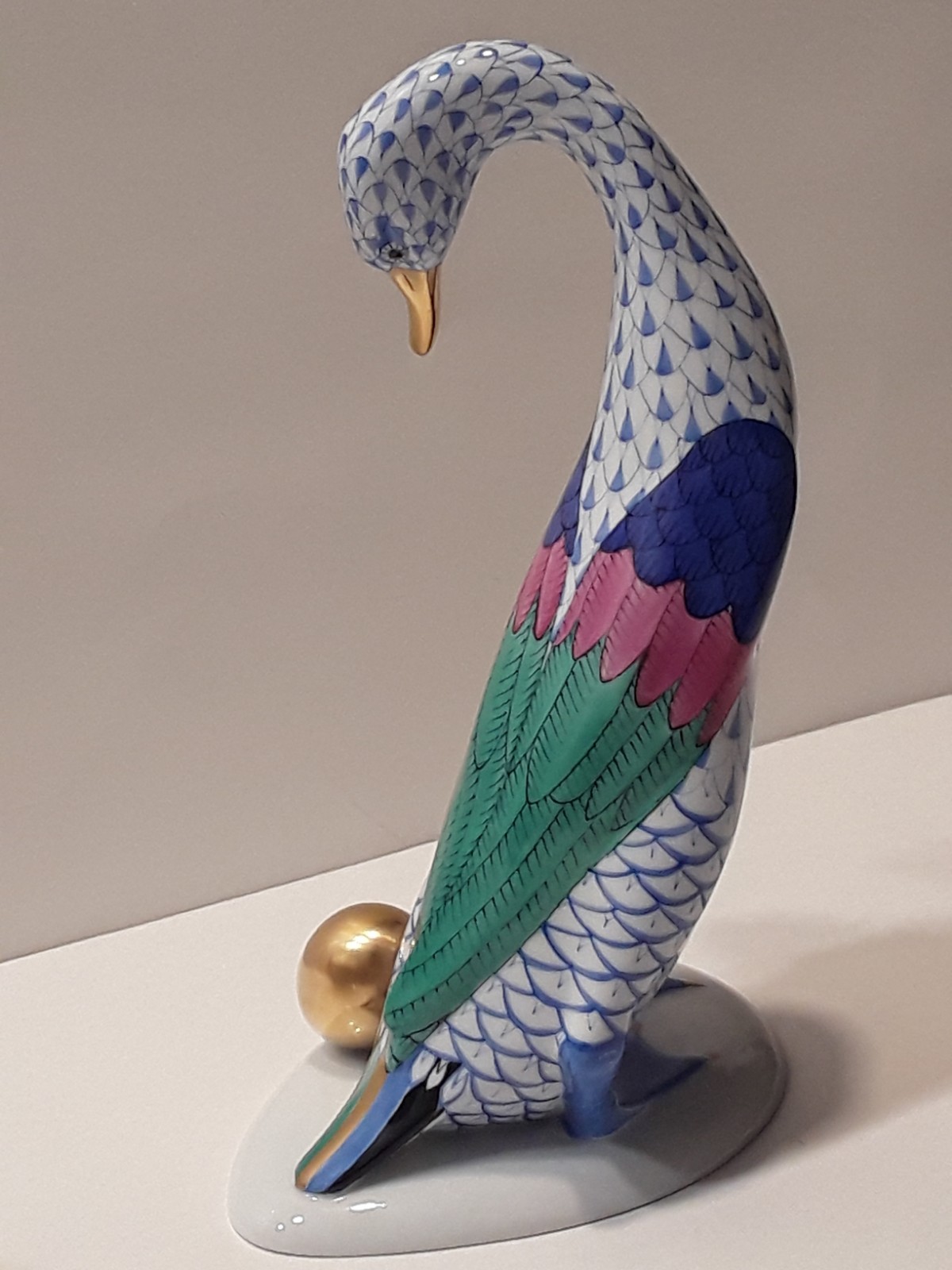 HEREND HAVANGARY LARGE GOOSE WITH GOLDEN EGG BLUE FISHNET 7.5 HIGHT NEW