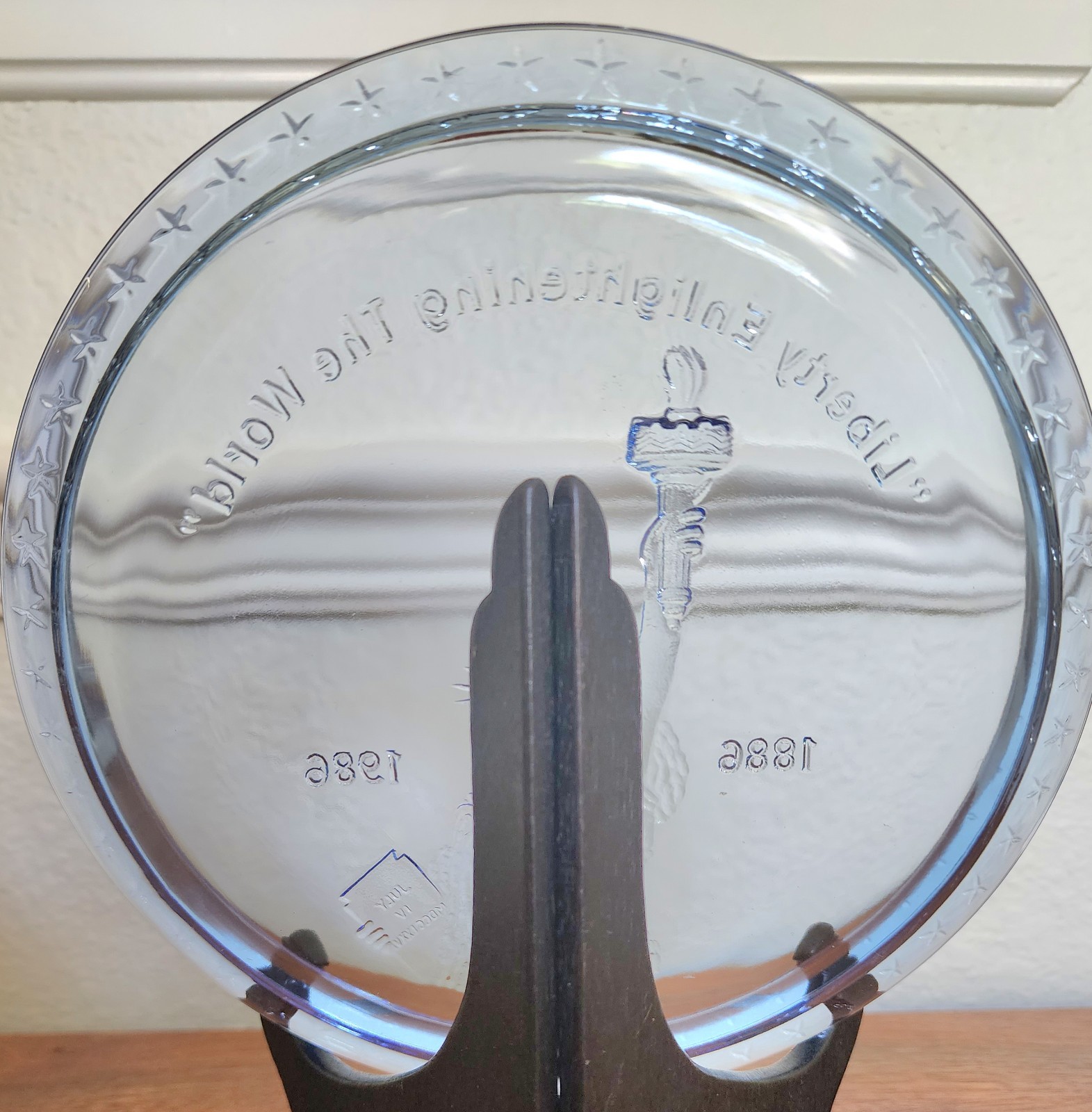 Tiara Indiana Glass Ice Blue Statue of Liberty Commemorative 8″ Collector Plate