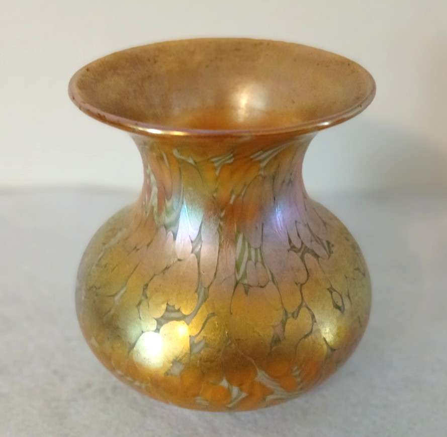 Antique QUEZAL Iridescent Gold Art Glass Bowl/Vase 4″ – Signed/Numbered