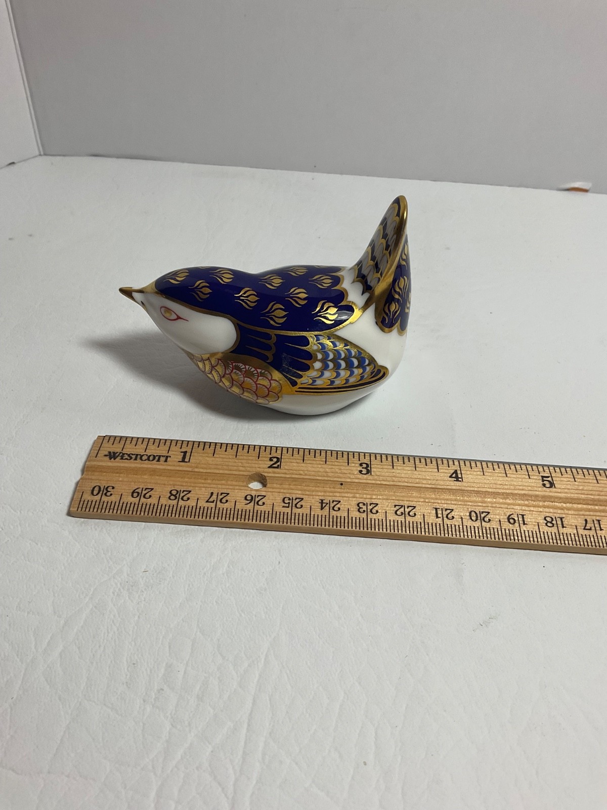 Royal Crown Derby Imari Wren Bird English Bone China Paperweight with Stopper