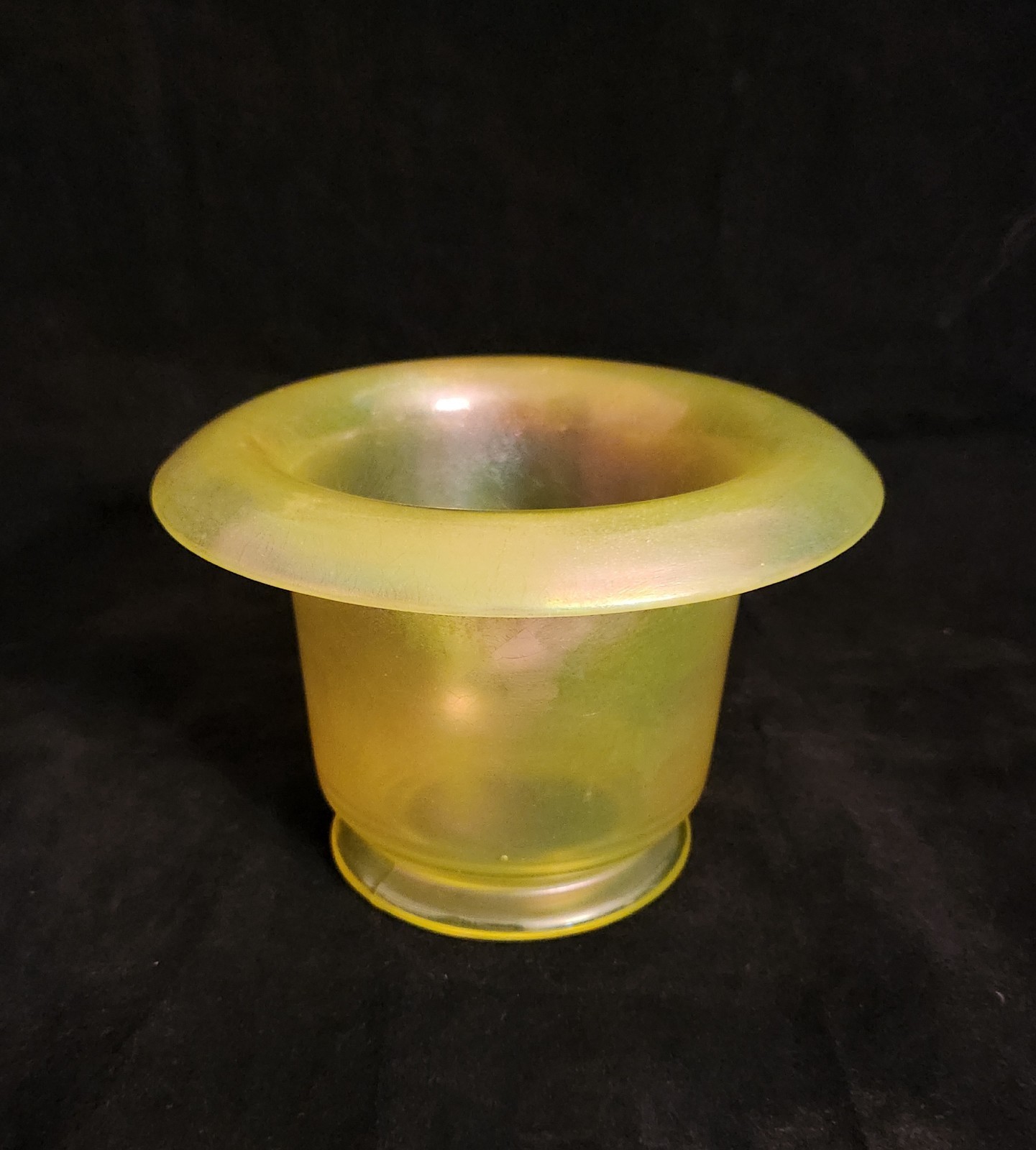 Vintage Vaseline Uranium Glass Yellow Top Hat Style Roll Rim Vase 6.75″ D. 4.5″T