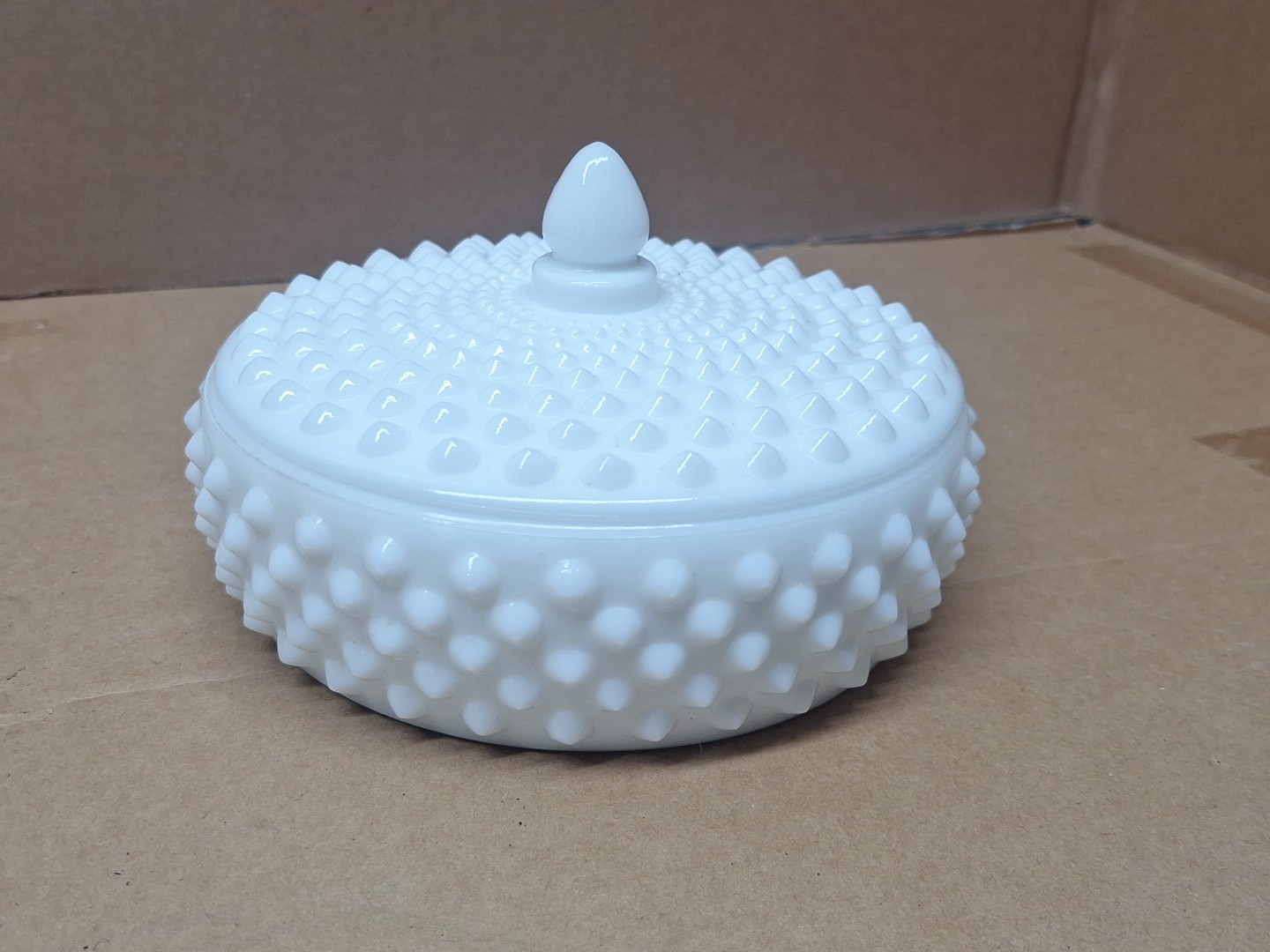 Vintage Fenton Art Glass Milk Glass Hobnail Pattern Candy Bowl w/ lid