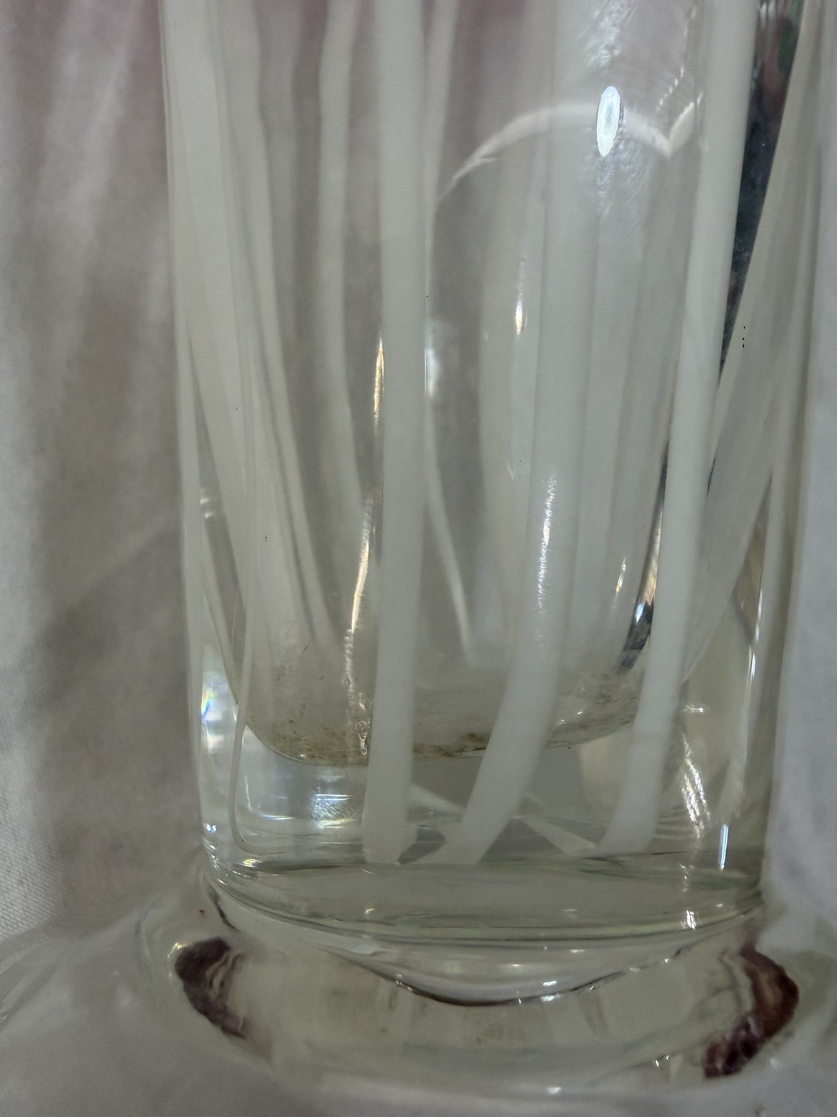 Vtg Hand Blown Art Glass Vase Pink White Pulled Feather Ruffled Rim 10 3/4 in