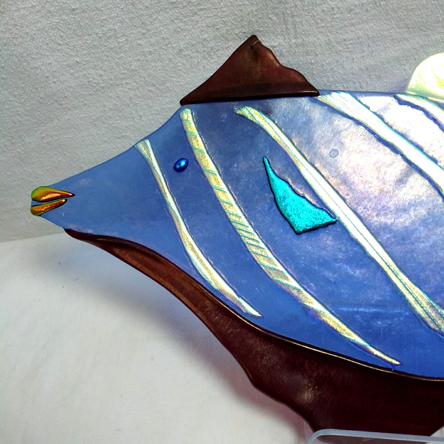Handmade Iridescent Fused Glass Art Fish Suncatcher Window Wall Hanging 13″