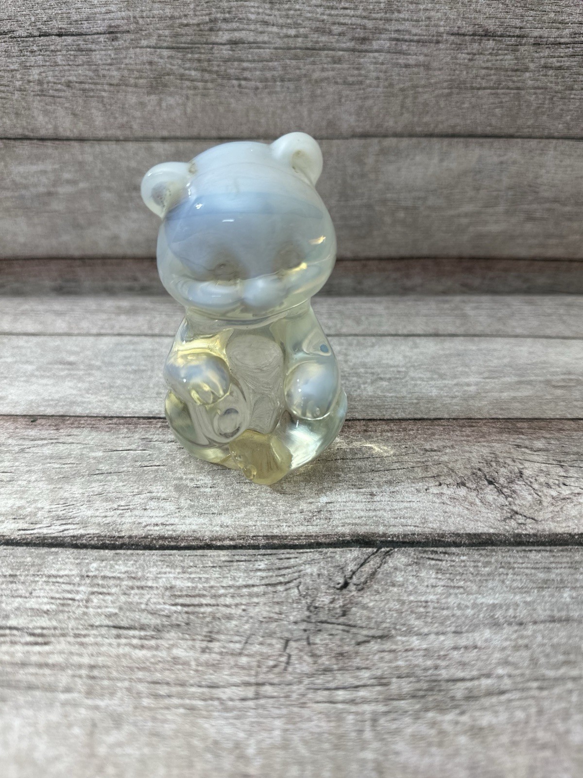 FENTON FRENCH OPALESCENT SITTING BEAR 5151 Stamped
