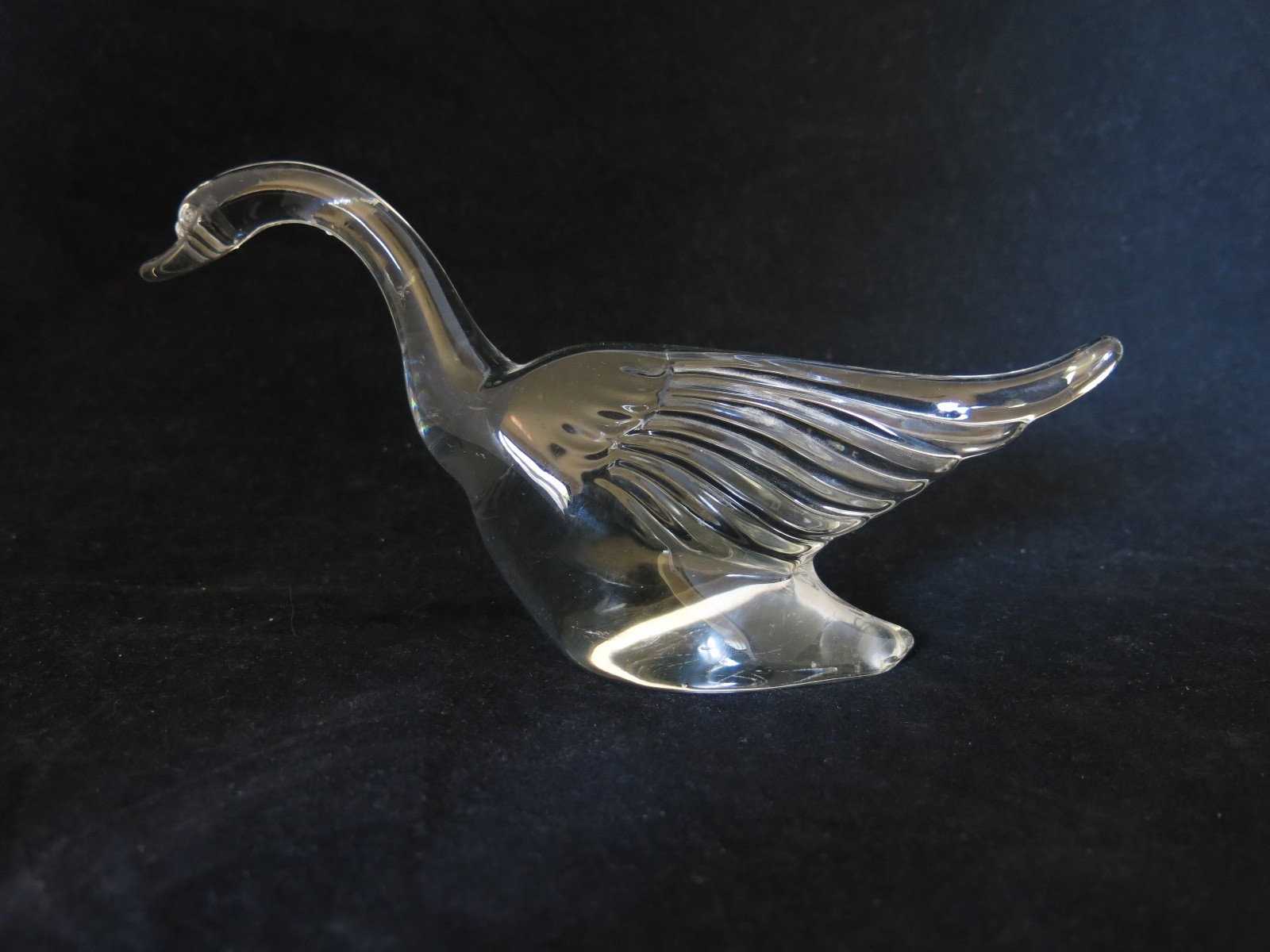 Vtg Heisey Clear Crystal Glass Swan That Glows Green Under A Blacklight