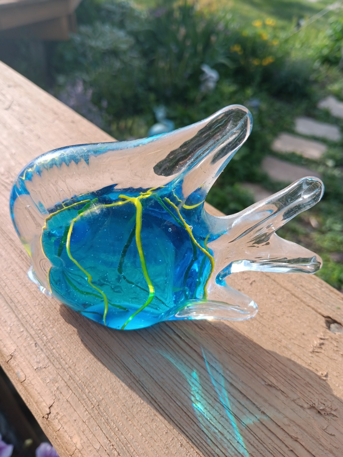 4″x4″ Art Glass Decorative Fish Paperweight Figurine Green & Blue accent colors!