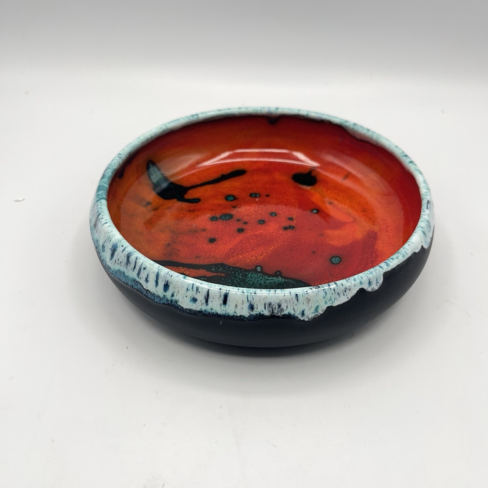 Vintage Pottery Pot Drip Lava Black Blue Gray Glaze Signed Bowl 6″x1.5″